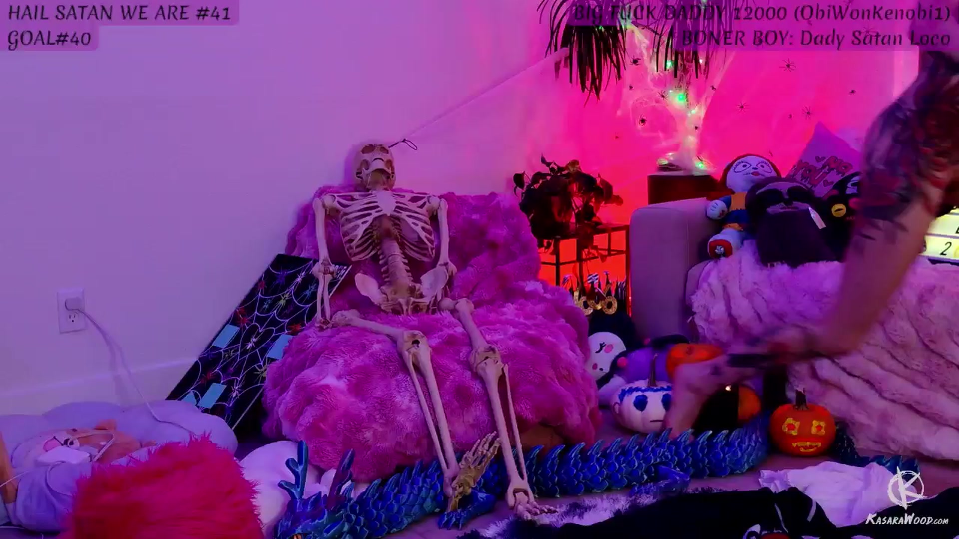 Gallery image thumbnail from KasaraWood's myfreecams stream on, 10/25/2025, 08:06 image 19 of 20