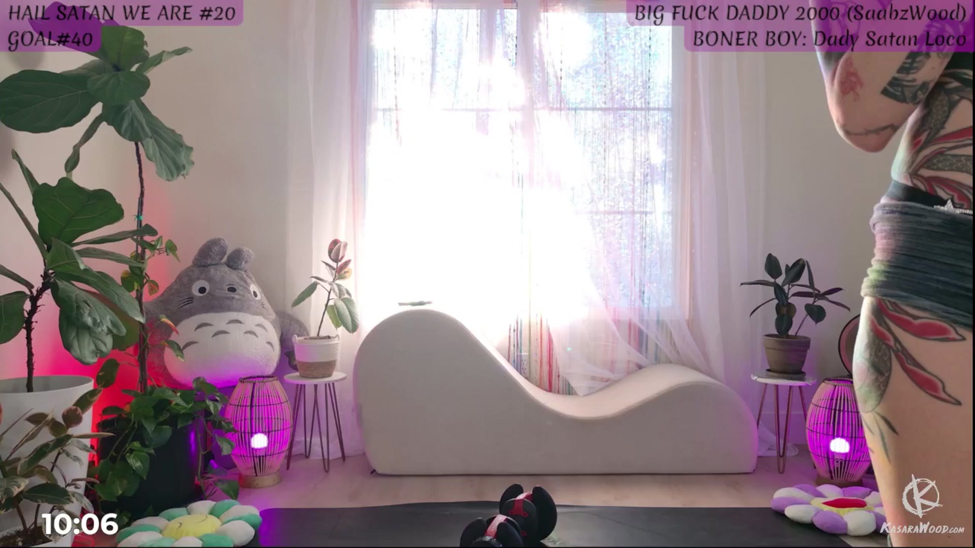 Gallery image thumbnail from KasaraWood's myfreecams stream on, 12/03/2025, 23:44 image 8 of 20