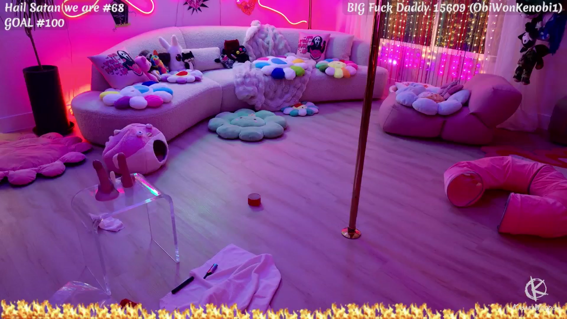 Gallery image thumbnail from KasaraWood's myfreecams stream on, 02/11/2026, 07:00 image 15 of 20