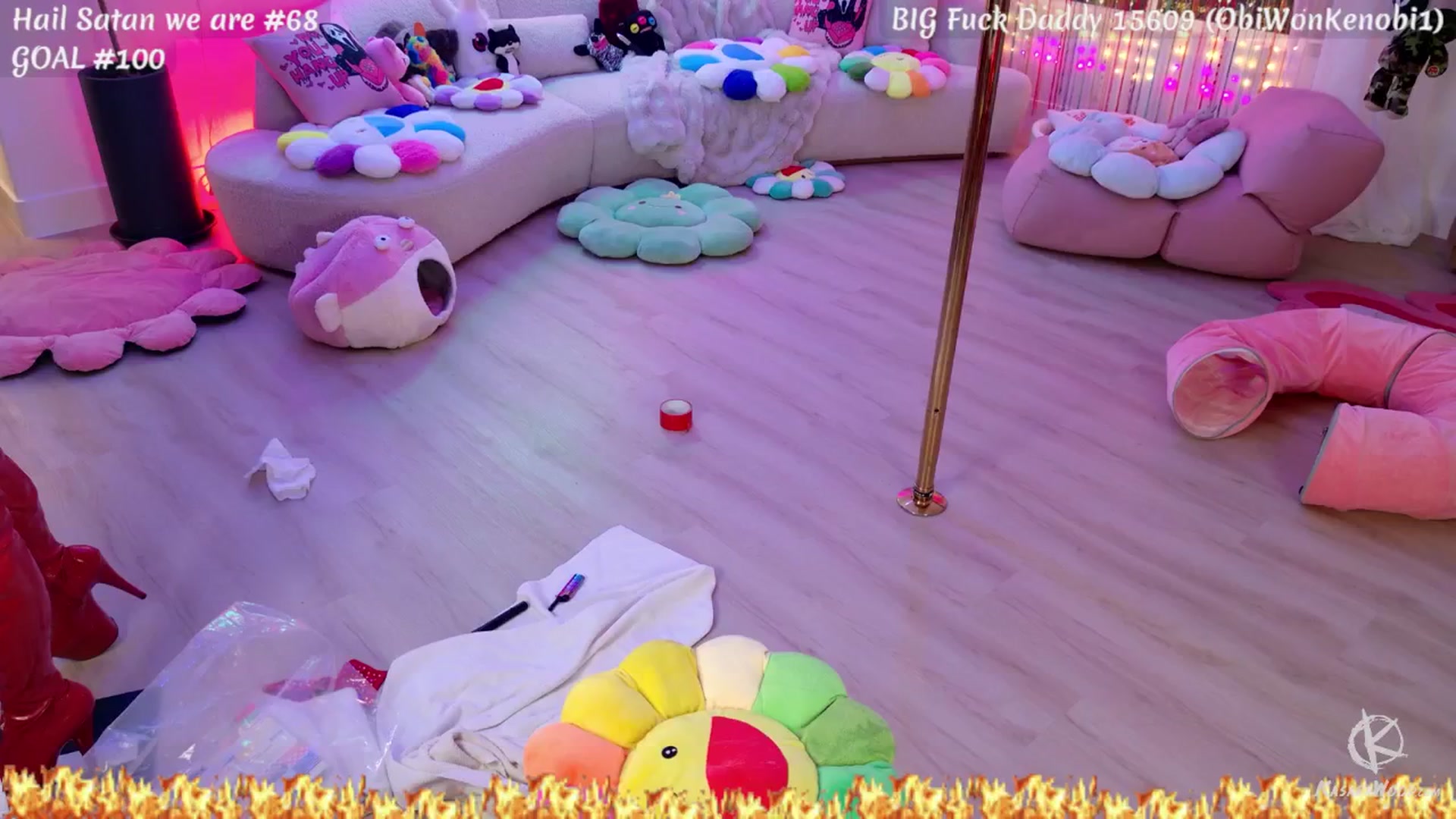 Gallery image thumbnail from KasaraWood's myfreecams stream on, 02/11/2026, 07:00 image 12 of 20