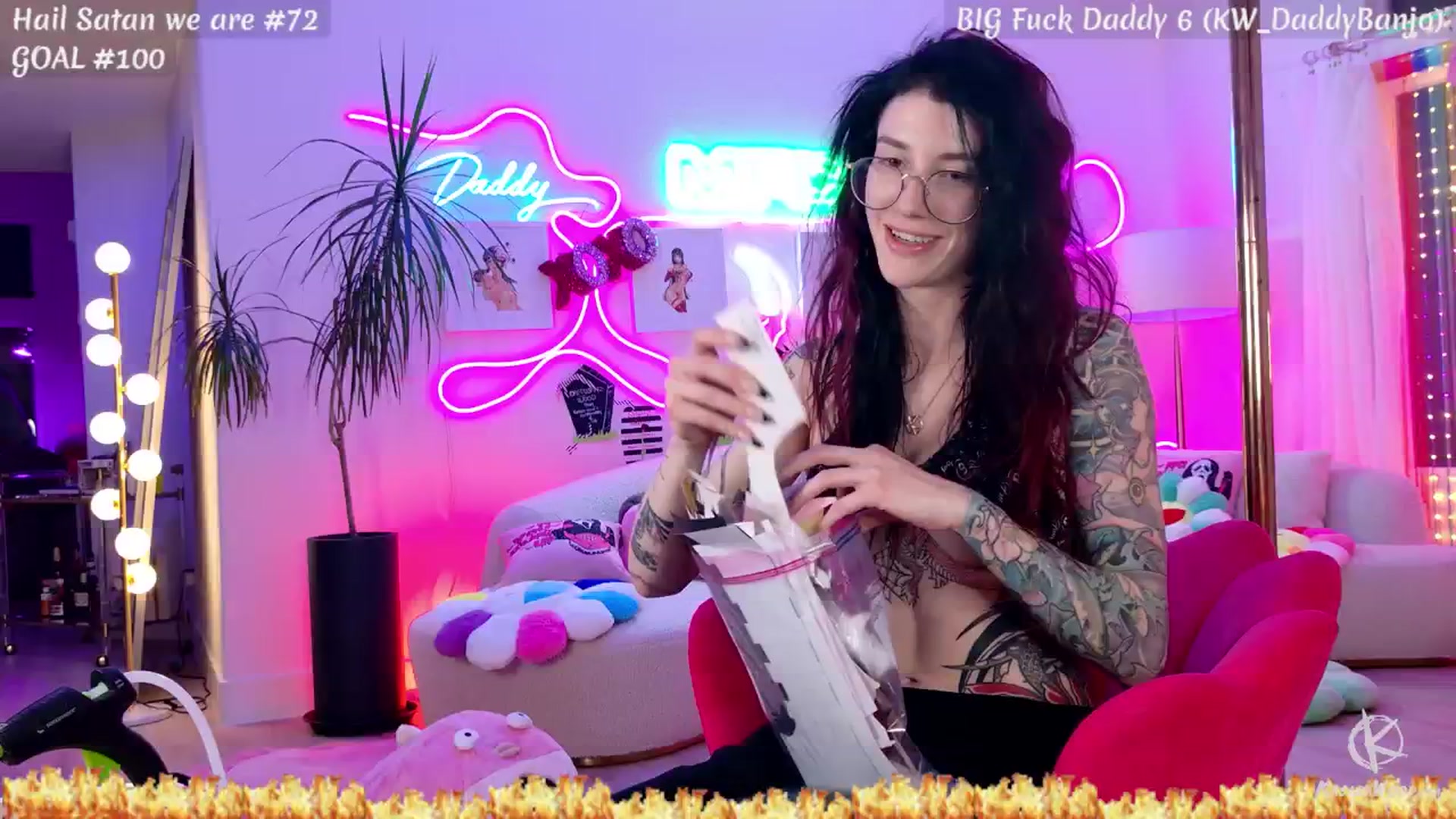 Gallery image thumbnail from KasaraWood's myfreecams stream on, 02/12/2026, 04:25 image 16 of 20