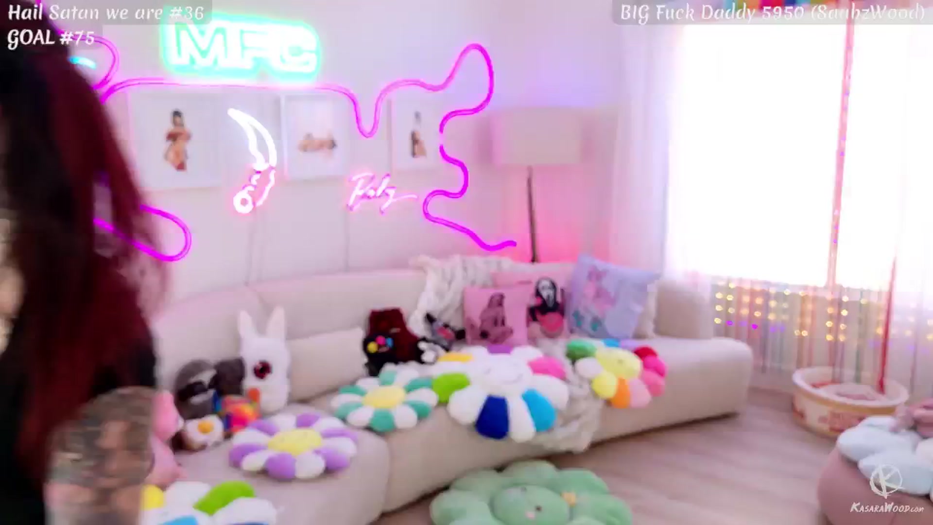 Gallery image thumbnail from KasaraWood's myfreecams stream on, 04/02/2026, 24:31 image 11 of 20