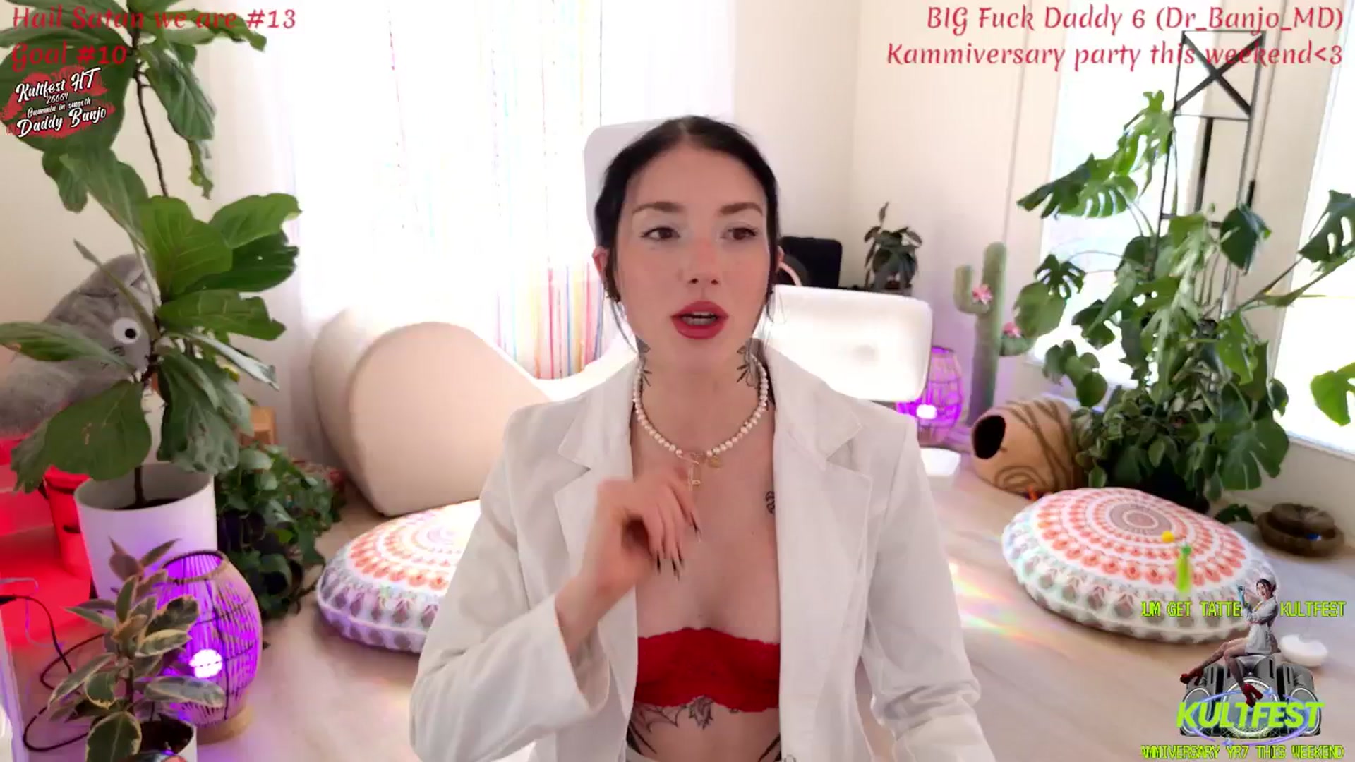 Gallery image thumbnail from KasaraWood's myfreecams stream on, 04/16/2026, 24:40 image 4 of 20