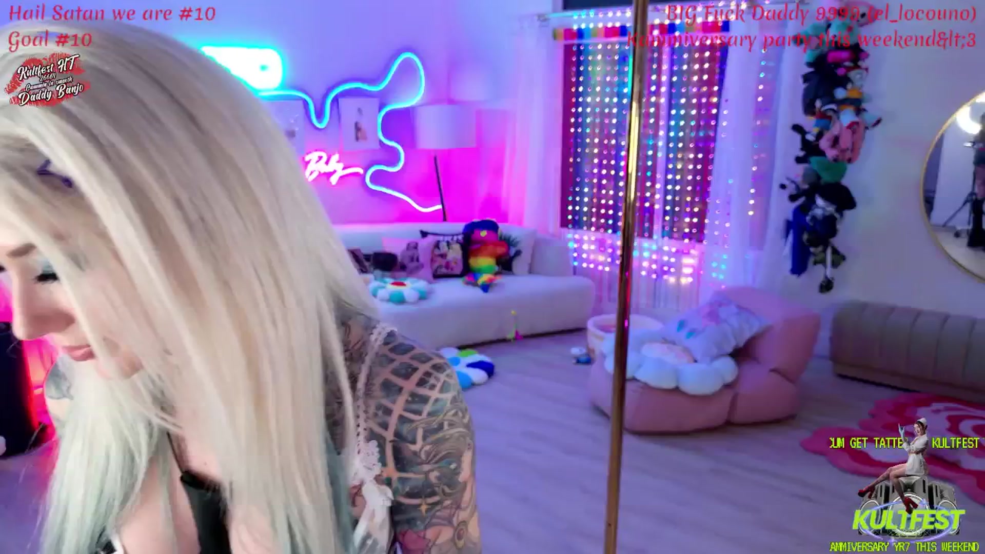 Gallery image thumbnail from KasaraWood's myfreecams stream on, 04/19/2026, 07:12 image 9 of 20