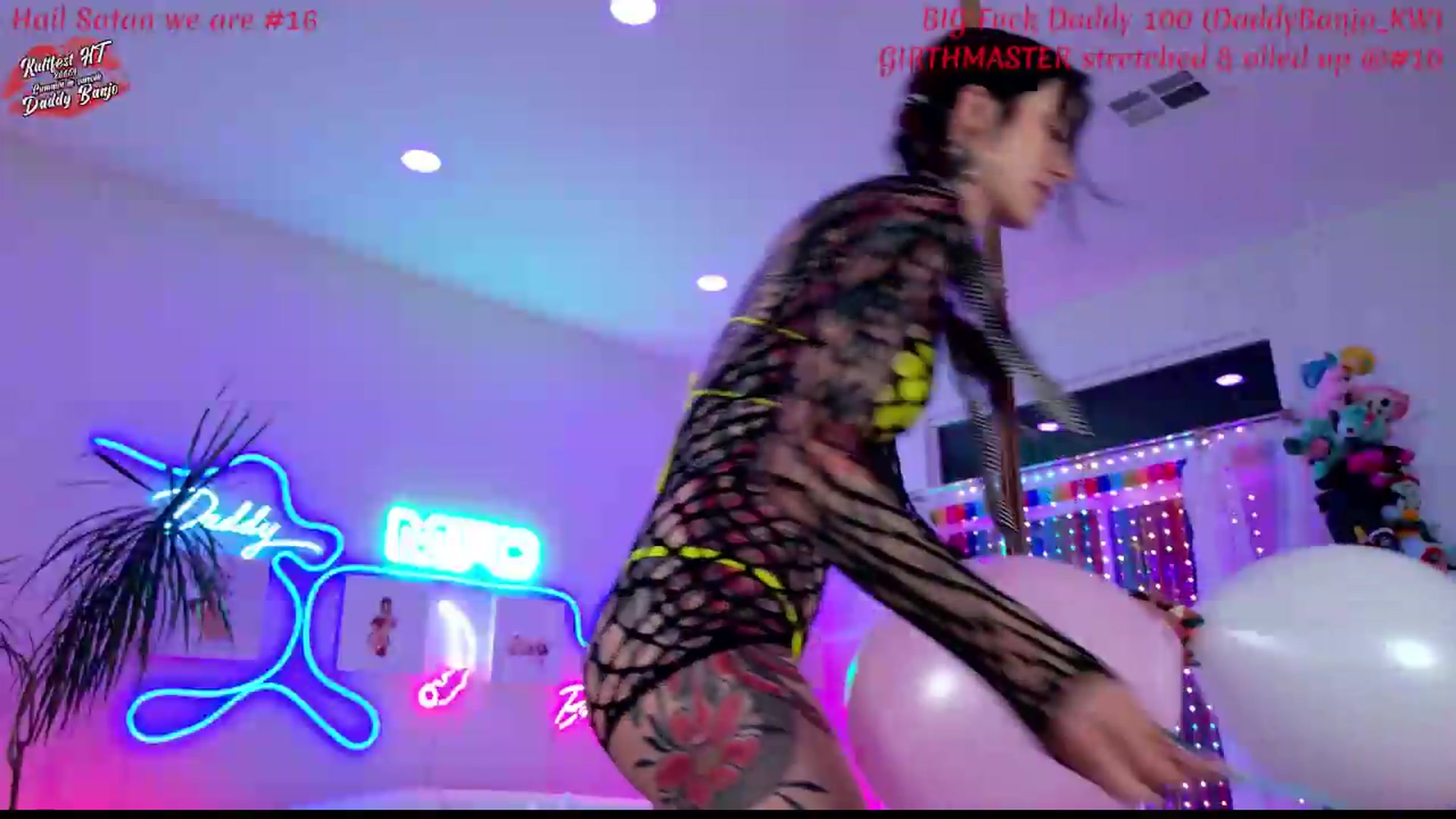 Gallery image thumbnail from KasaraWood's myfreecams stream on, 04/25/2026, 03:50 image 17 of 20