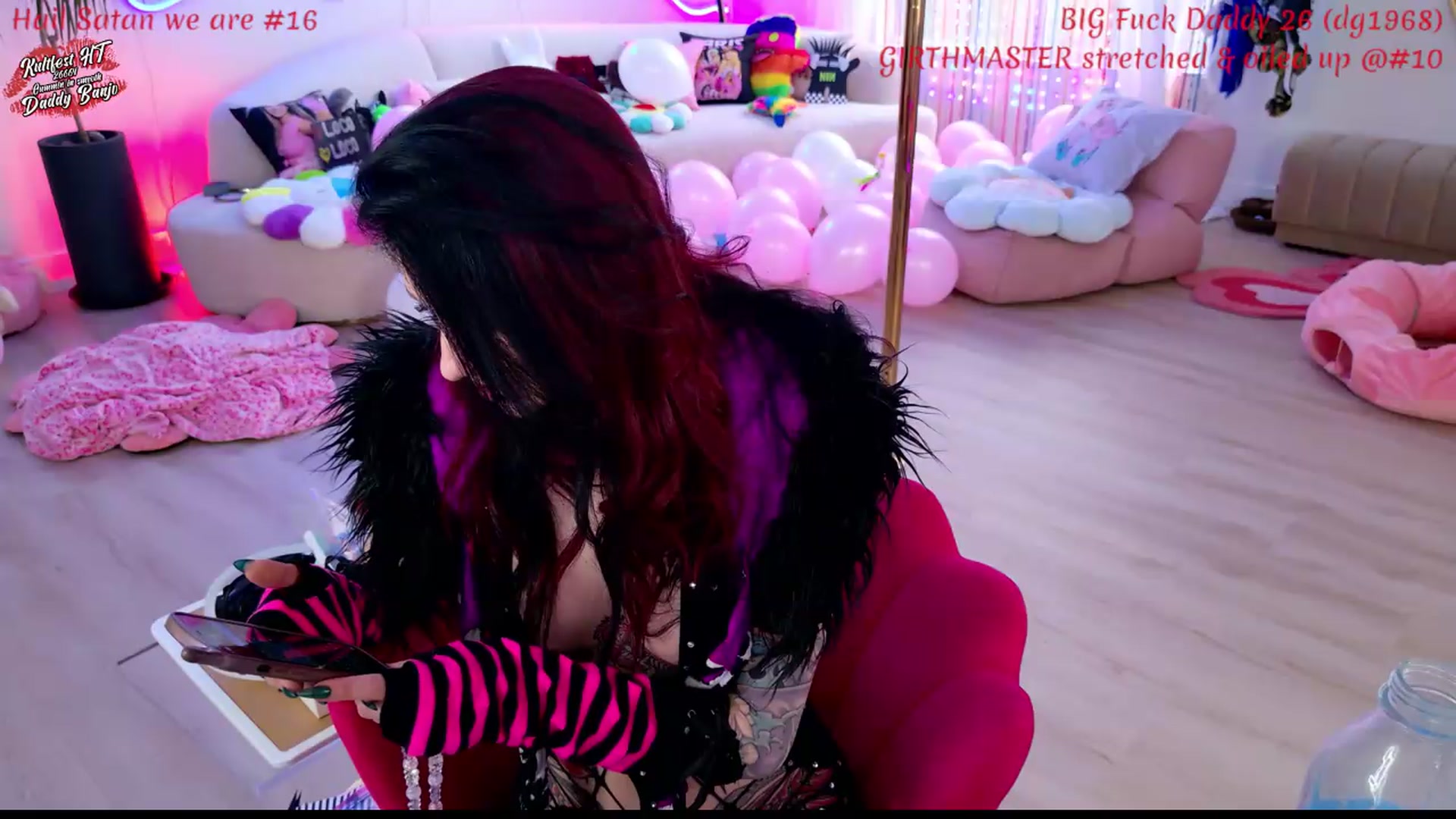 Gallery image thumbnail from KasaraWood's myfreecams stream on, 04/26/2026, 04:01 image 3 of 20