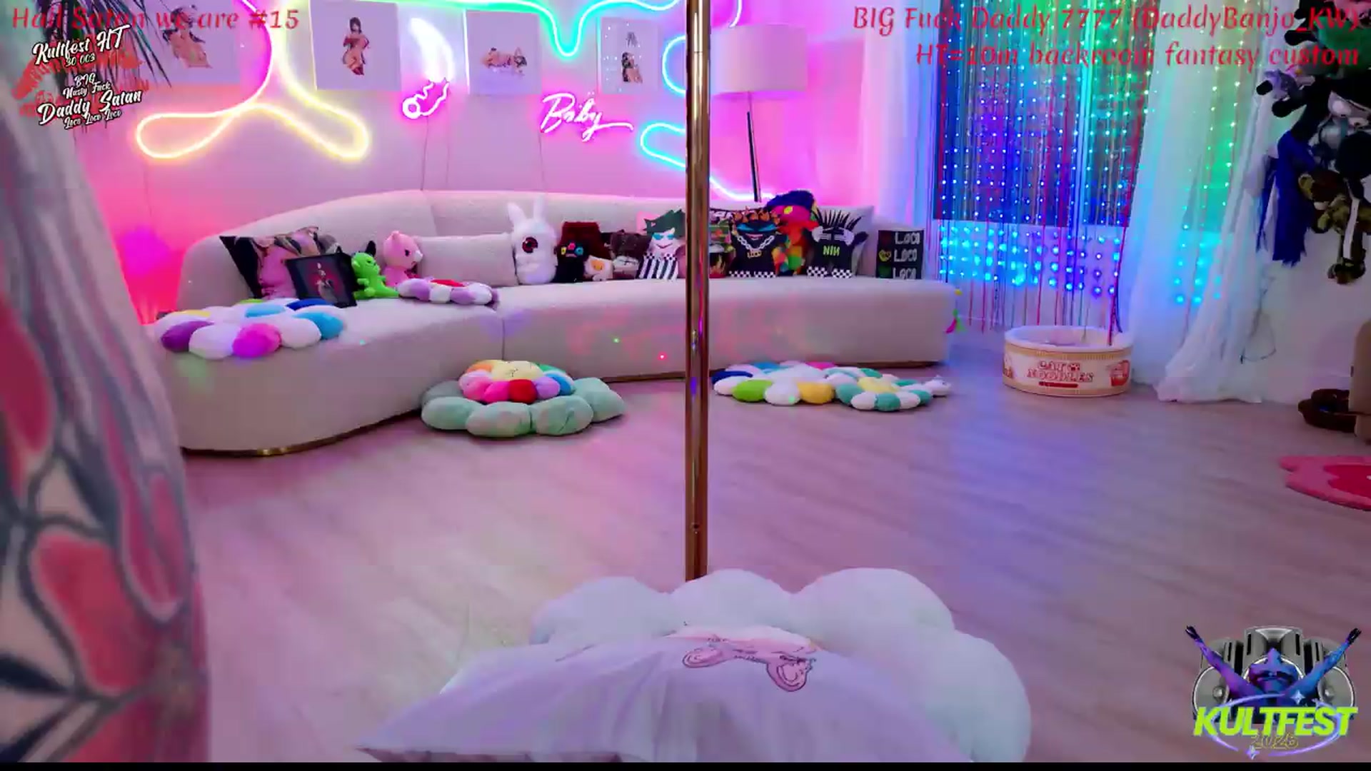 Gallery image thumbnail from KasaraWood's myfreecams stream on, 05/01/2026, 07:02 image 13 of 20