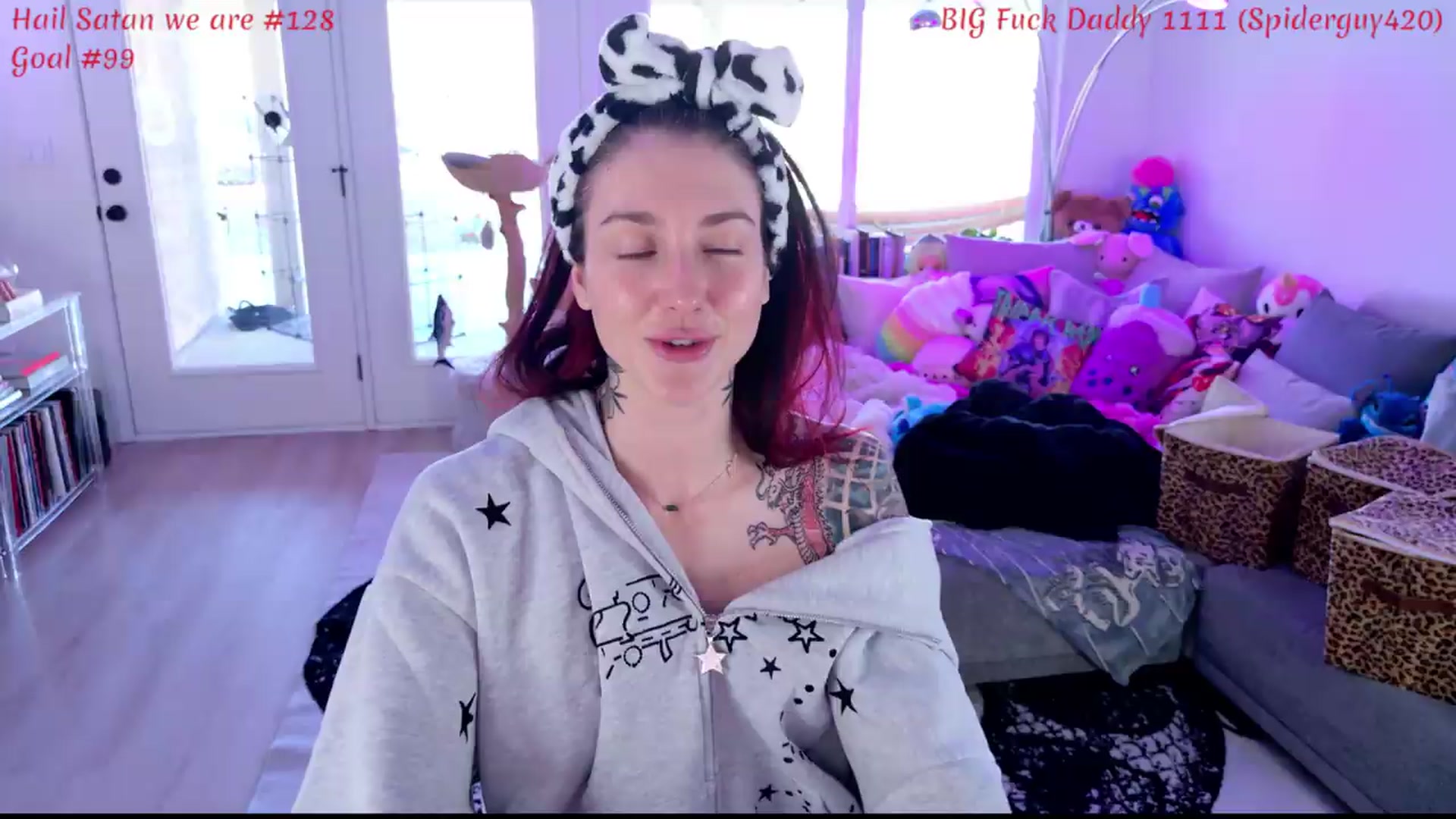 Gallery image thumbnail from KasaraWood's myfreecams stream on, 05/19/2026, 01:42 image 8 of 20