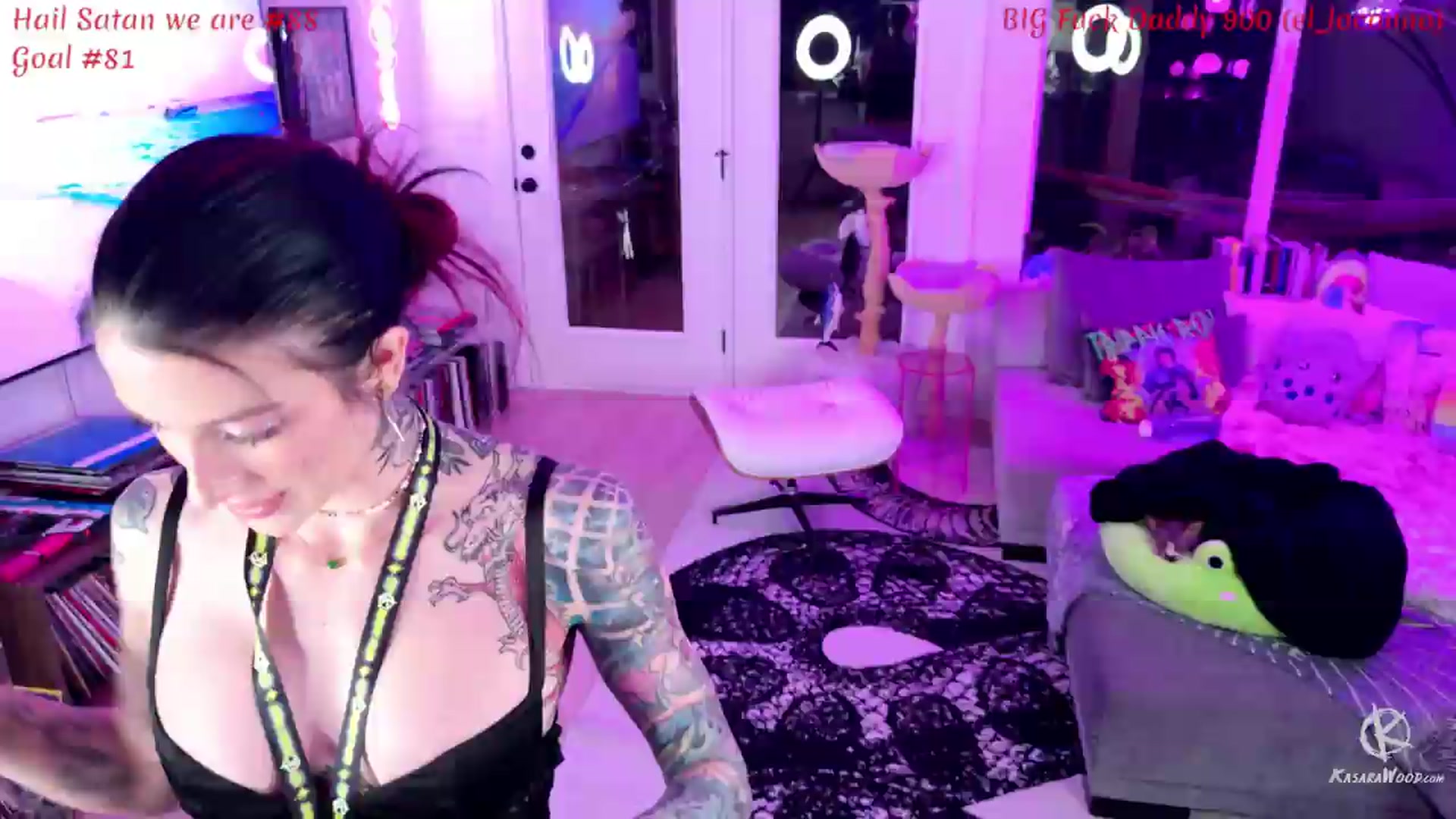 Gallery image thumbnail from KasaraWood's myfreecams stream on, 05/26/2026, 05:04 image 10 of 20
