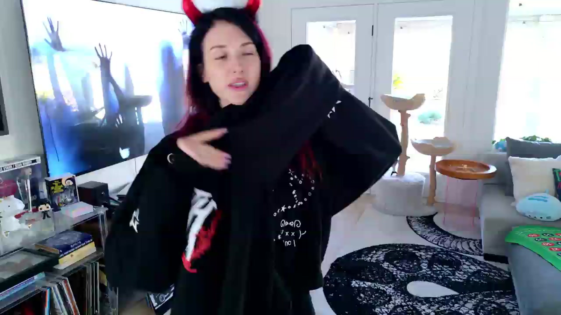 Gallery image thumbnail from KasaraWood's myfreecams stream on, 08/02/2026, 02:07 image 11 of 20