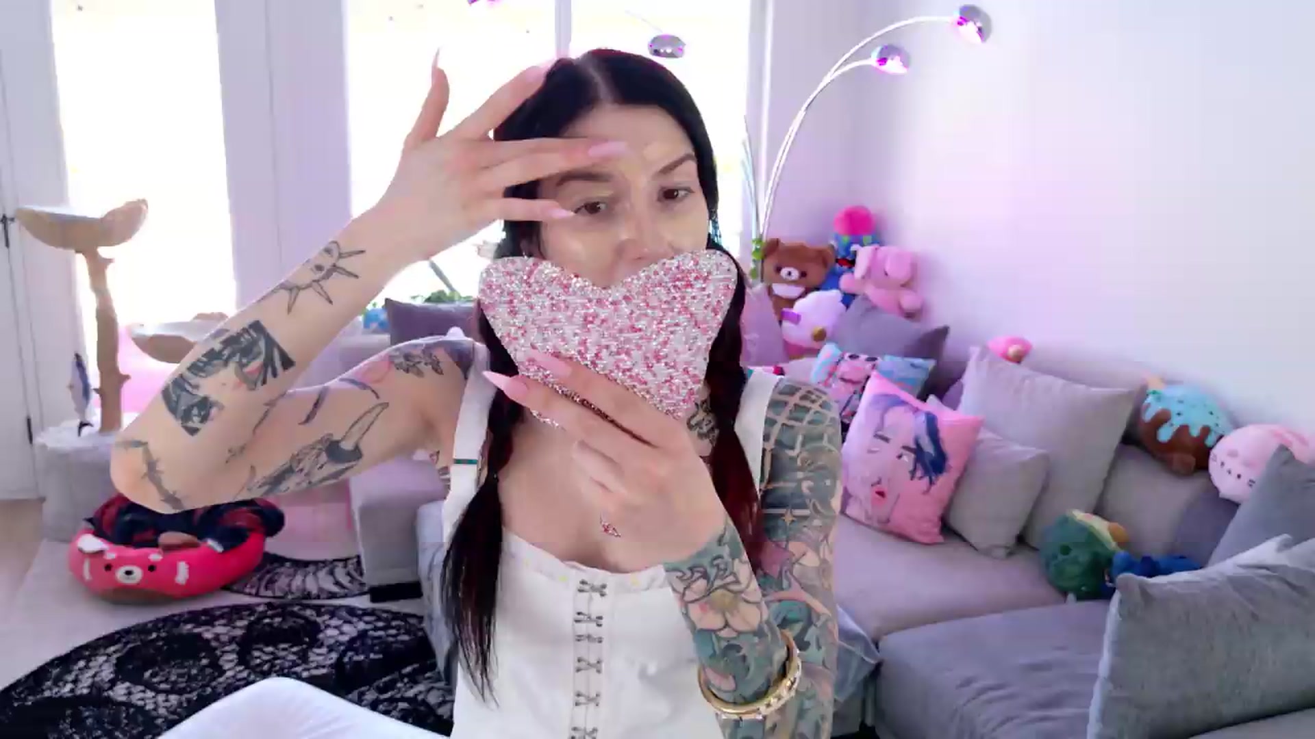 Gallery image thumbnail from KasaraWood's myfreecams stream on, 08/07/2026, 23:52 image 3 of 20