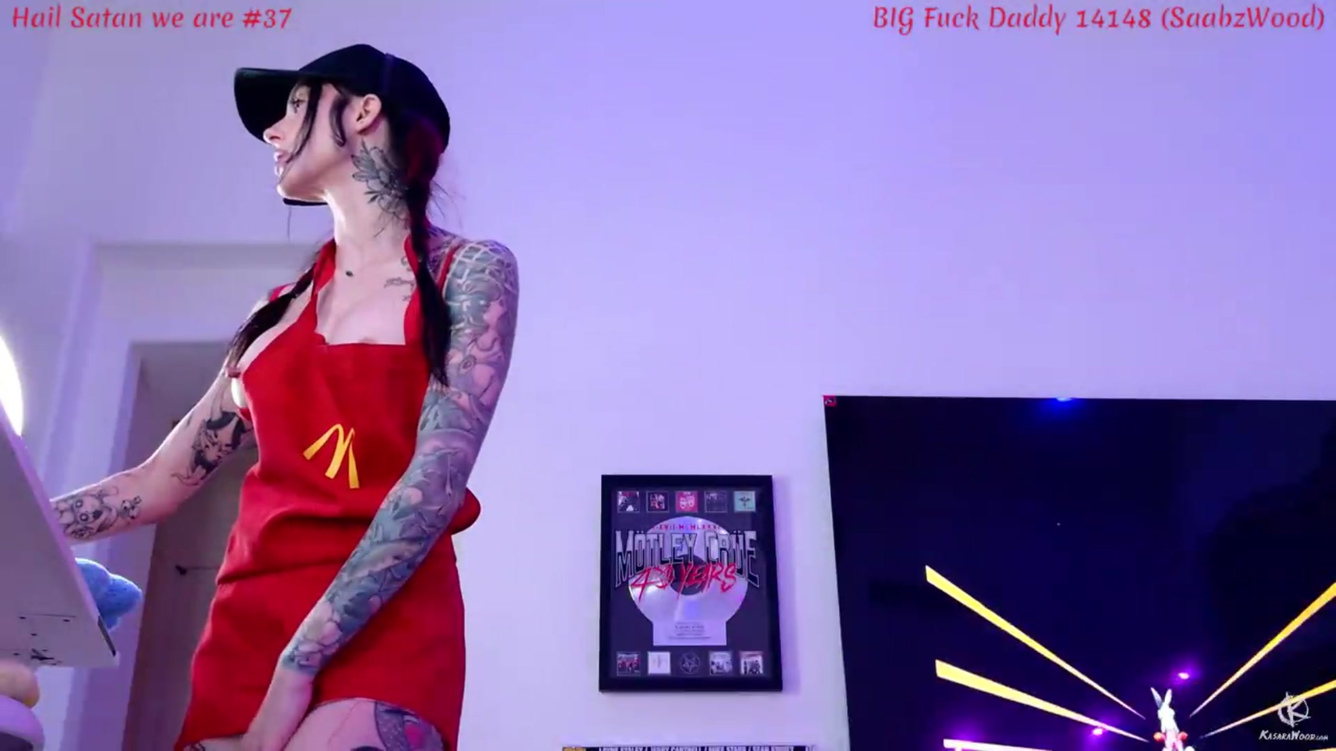 Gallery image thumbnail from KasaraWood's myfreecams stream on, 09/17/2026, 02:47 image 15 of 20