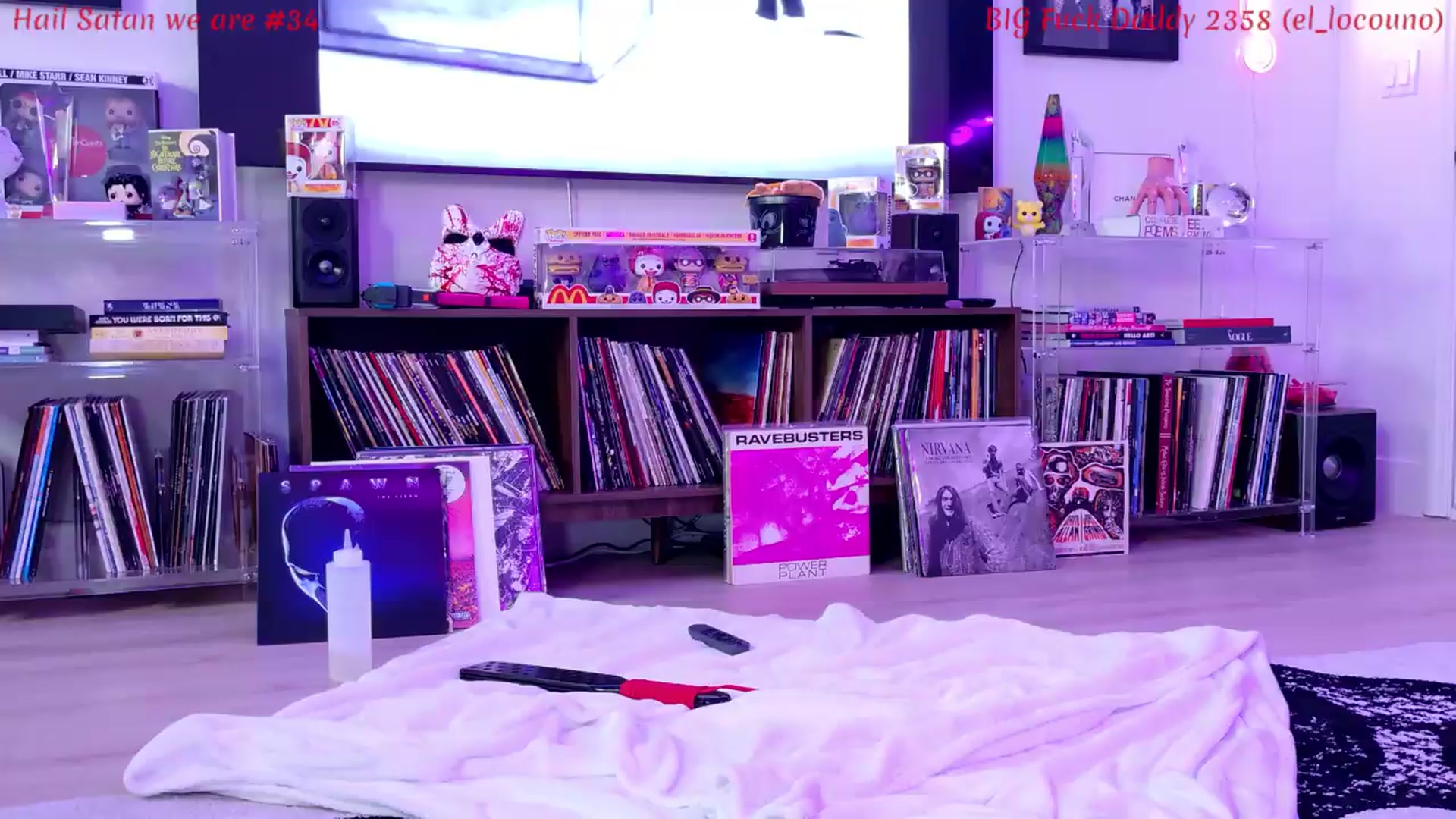 Gallery image thumbnail from KasaraWood's myfreecams stream on, 09/19/2026, 06:52 image 14 of 20
