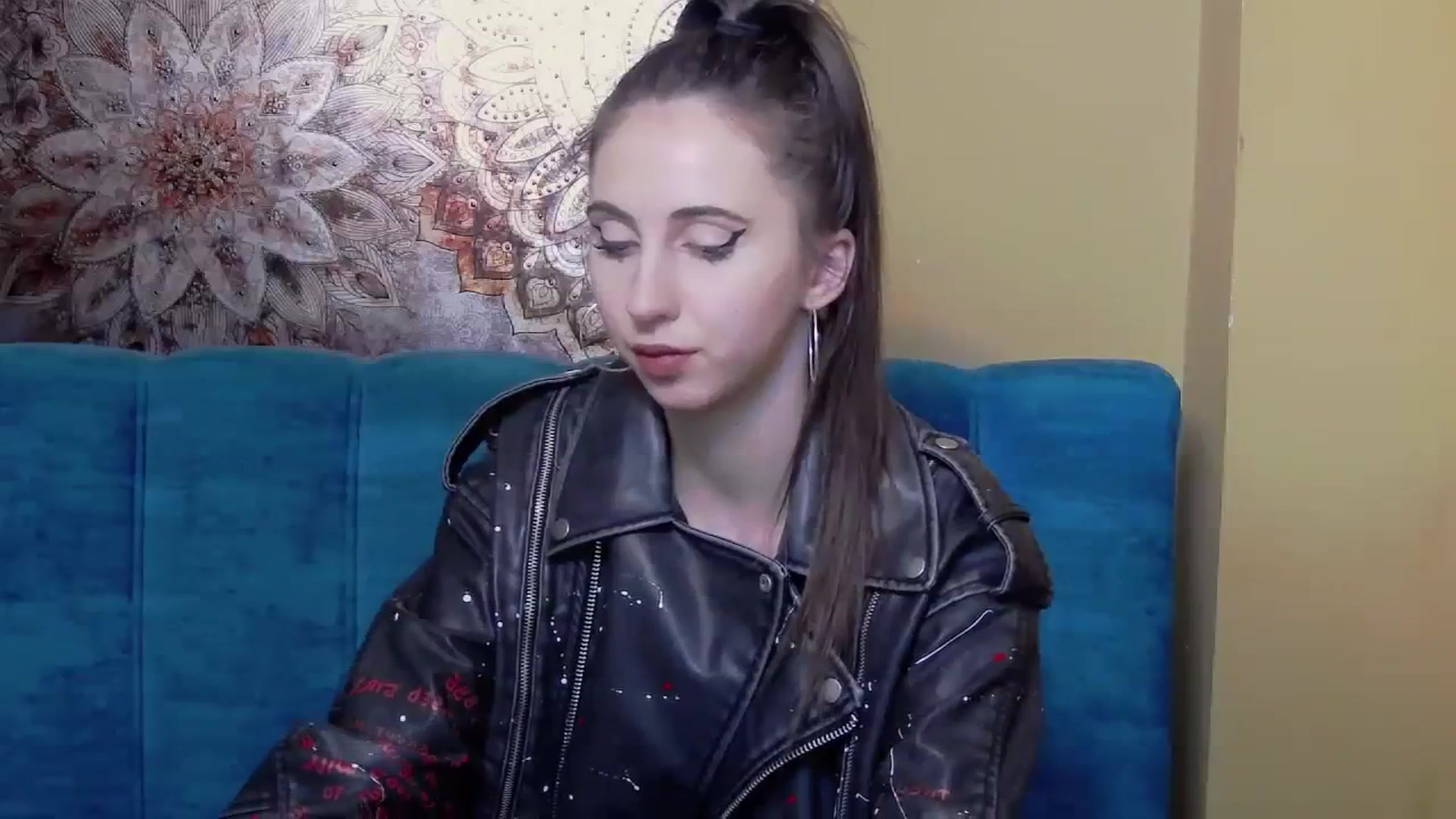 Gallery image thumbnail from KatArt's myfreecams stream on, 12/18/2023, 18:41 image 17 of 20