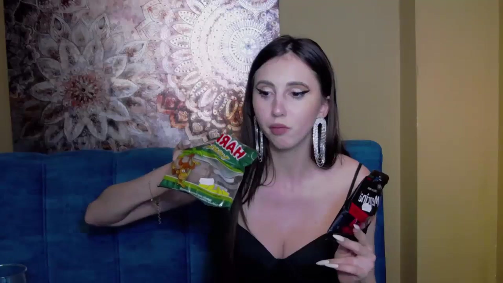 Gallery image thumbnail from KatArt's myfreecams stream on, 12/31/2023, 24:53 image 5 of 20