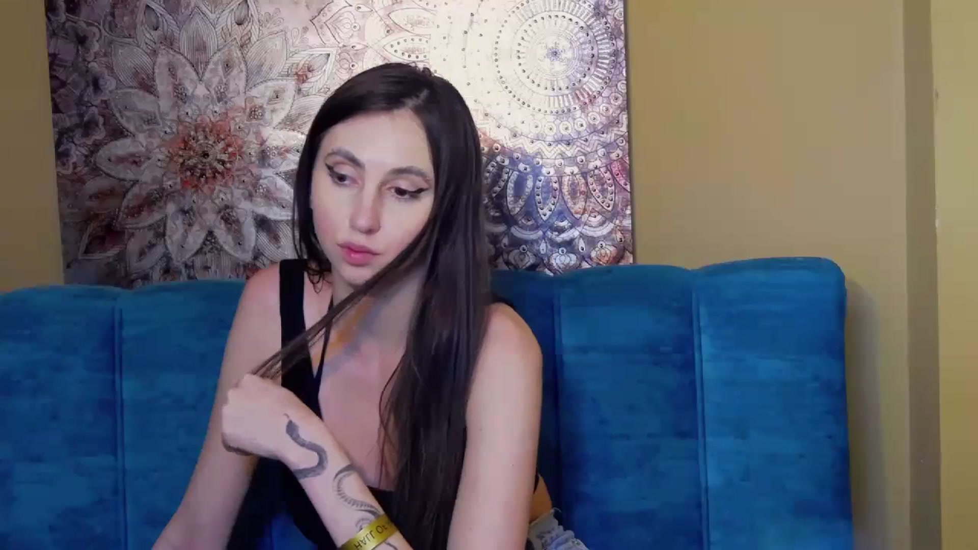 Gallery image thumbnail from KatArt's myfreecams stream on, 01/03/2024, 21:37 image 7 of 20