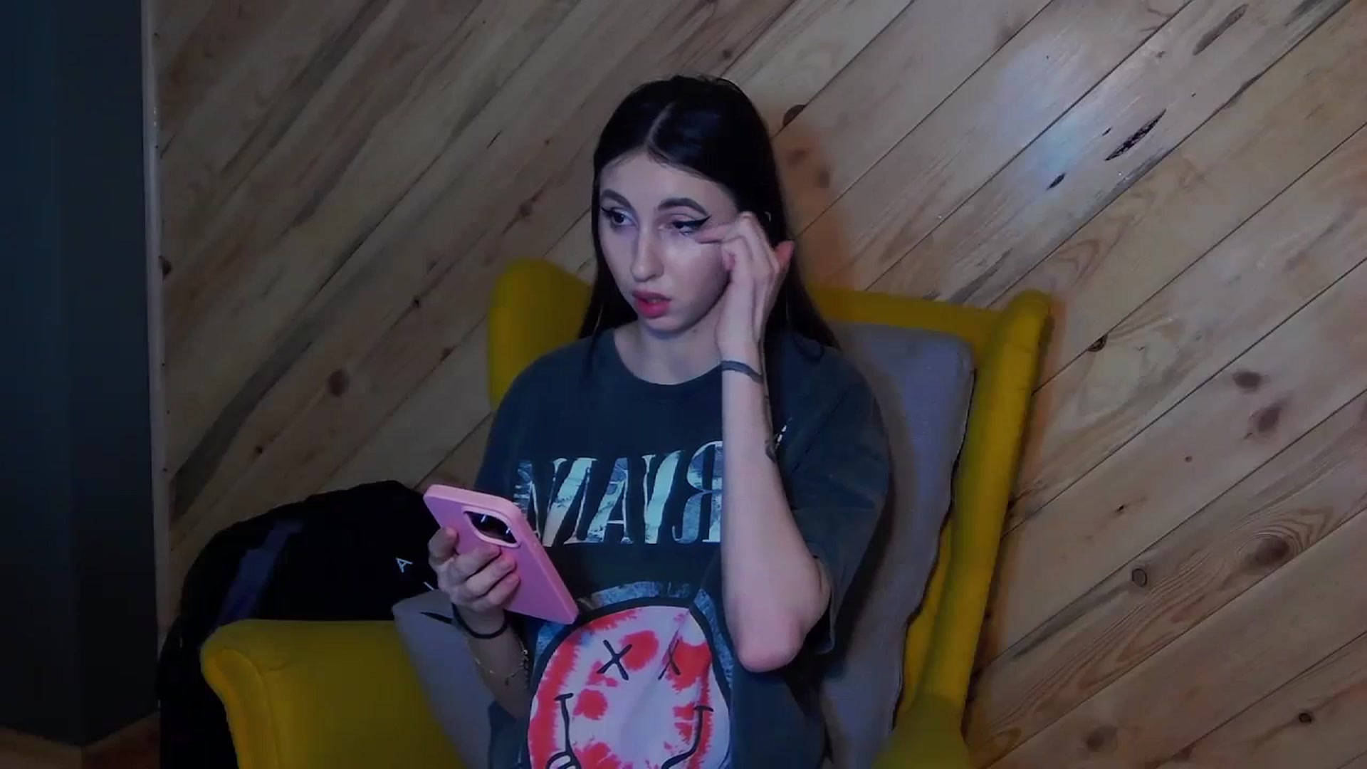 Gallery image thumbnail from KatArt's myfreecams stream on, 01/10/2024, 18:02 image 20 of 20