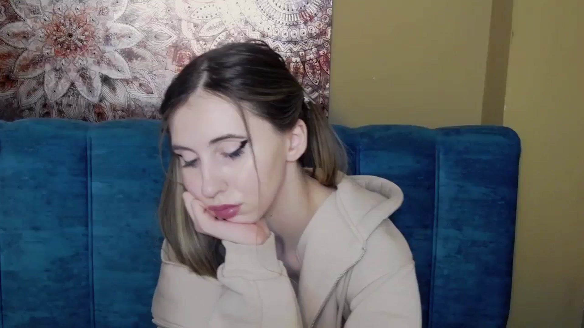 Gallery image thumbnail from KatArt's myfreecams stream on, 03/18/2024, 19:17 image 16 of 20