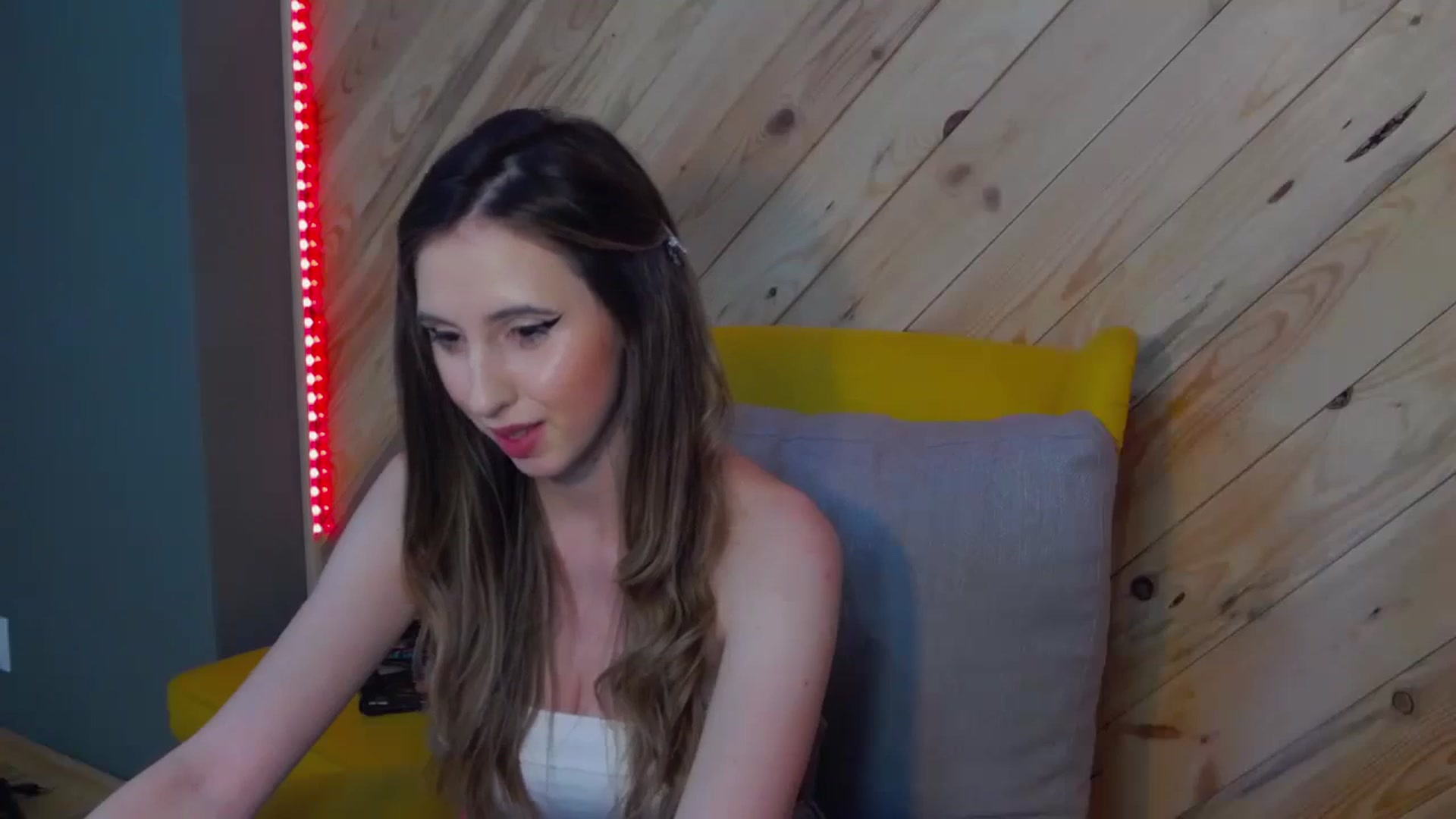 Gallery image thumbnail from KatArt's myfreecams stream on, 03/20/2024, 19:03 image 12 of 20