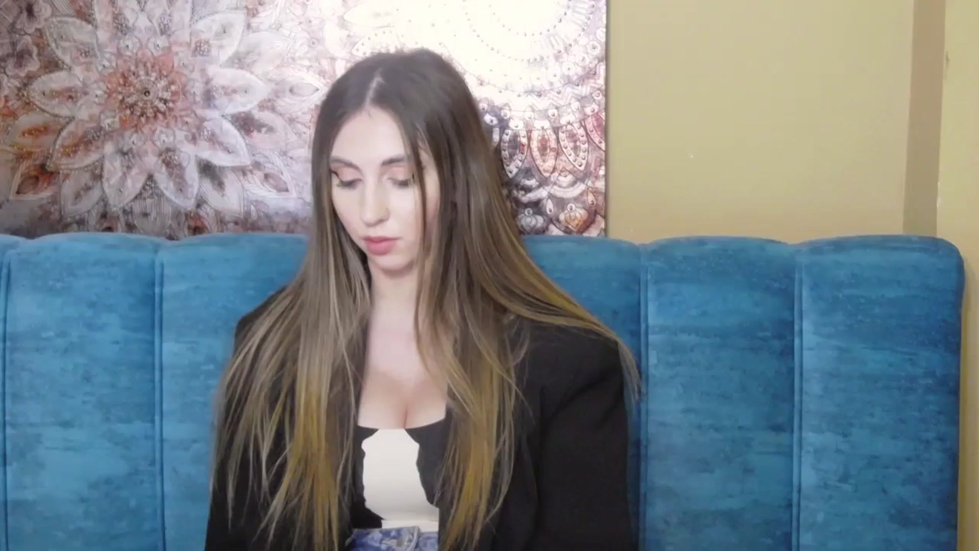 Gallery image thumbnail from KatArt's myfreecams stream on, 03/25/2024, 01:11 image 1 of 20