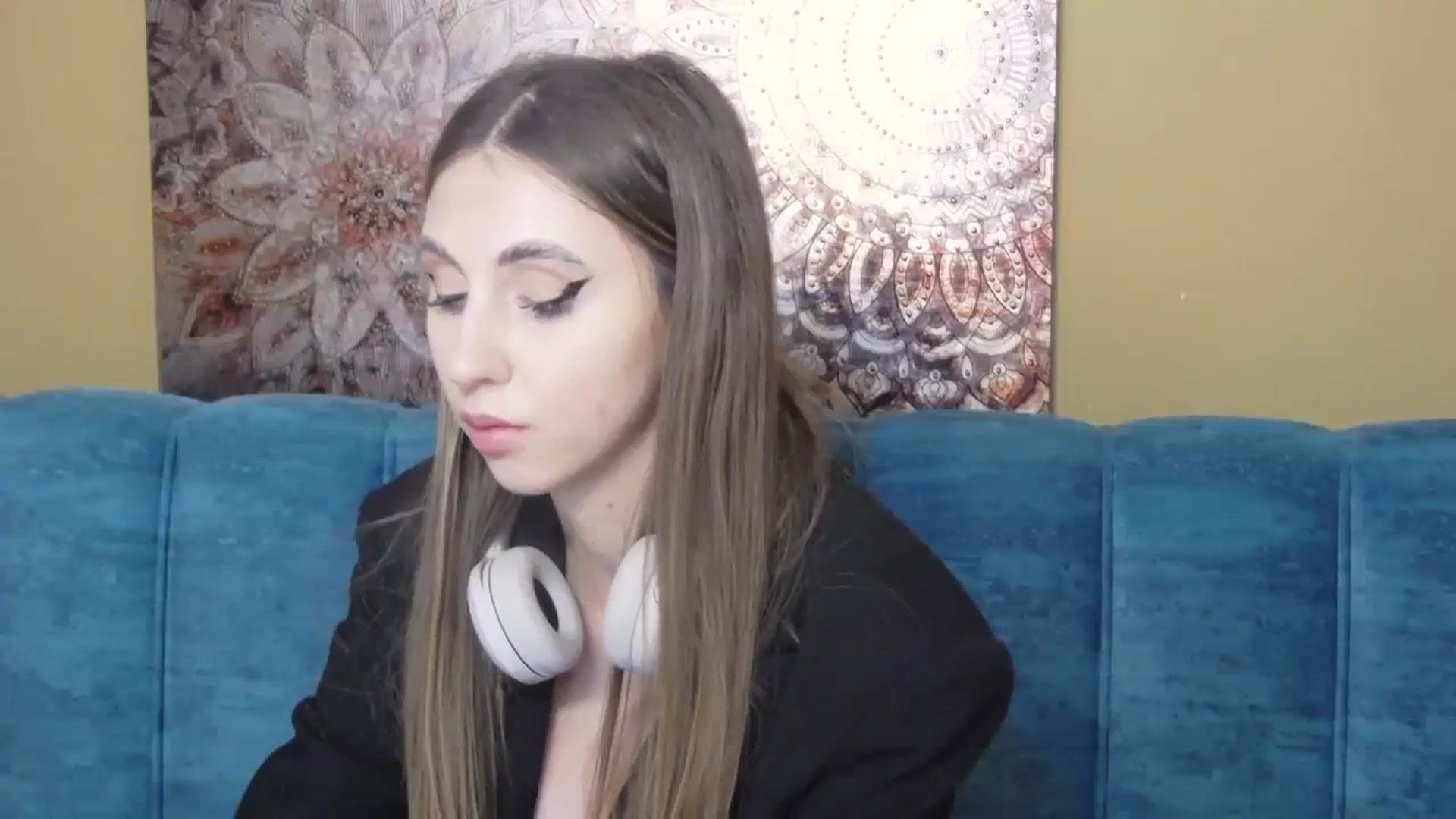 Gallery image thumbnail from KatArt's myfreecams stream on, 03/25/2024, 01:32 image 16 of 20