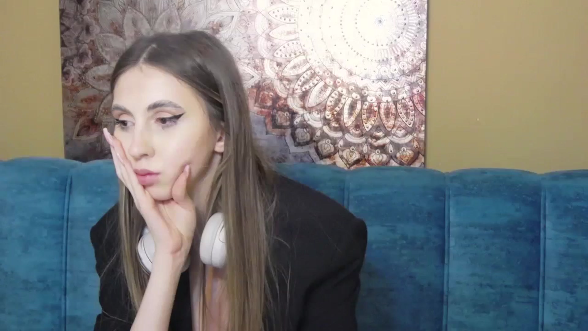Gallery image thumbnail from KatArt's myfreecams stream on, 03/25/2024, 01:32 image 12 of 20