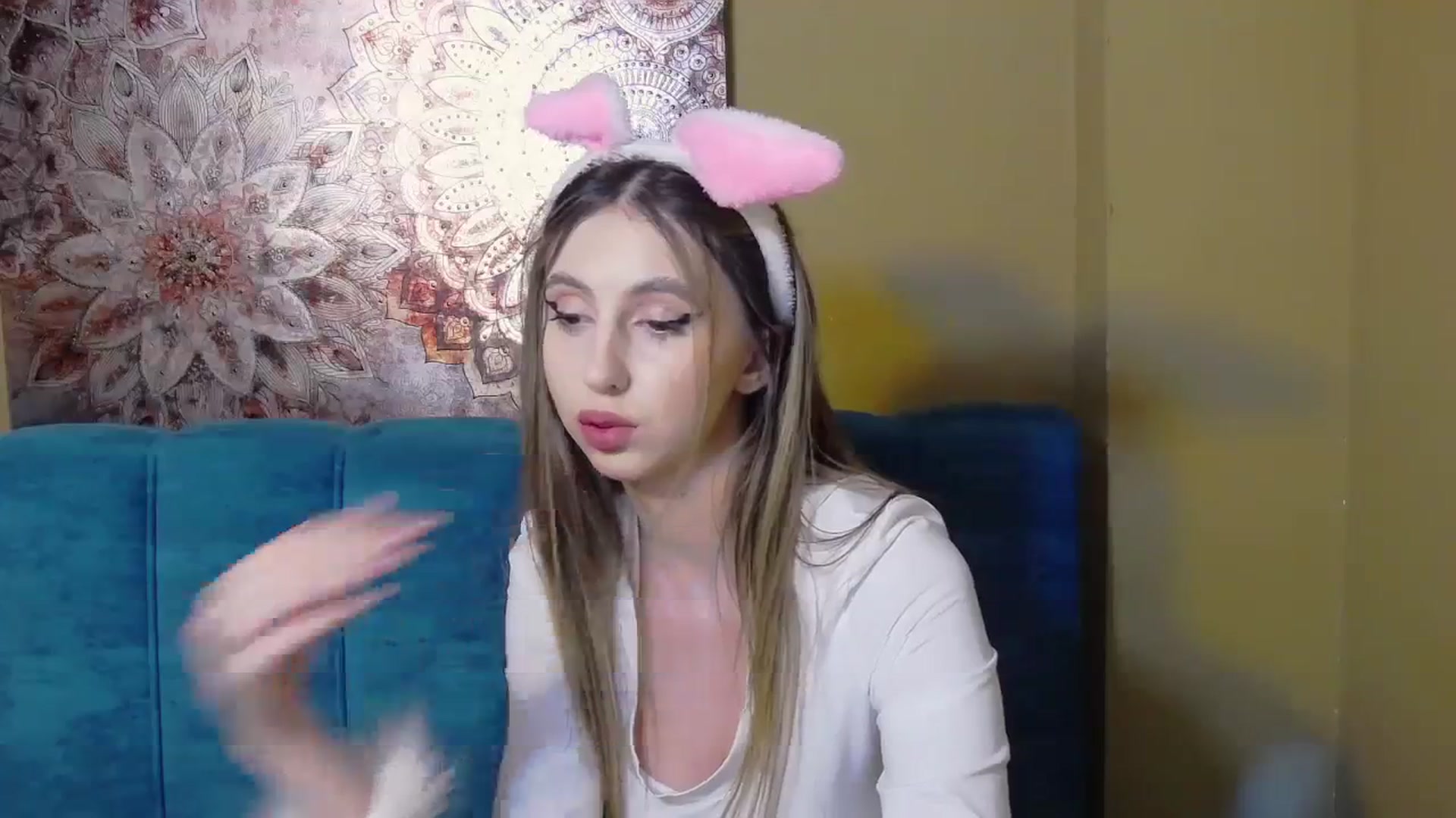 Gallery image thumbnail from KatArt's myfreecams stream on, 03/31/2024, 17:40 image 9 of 20