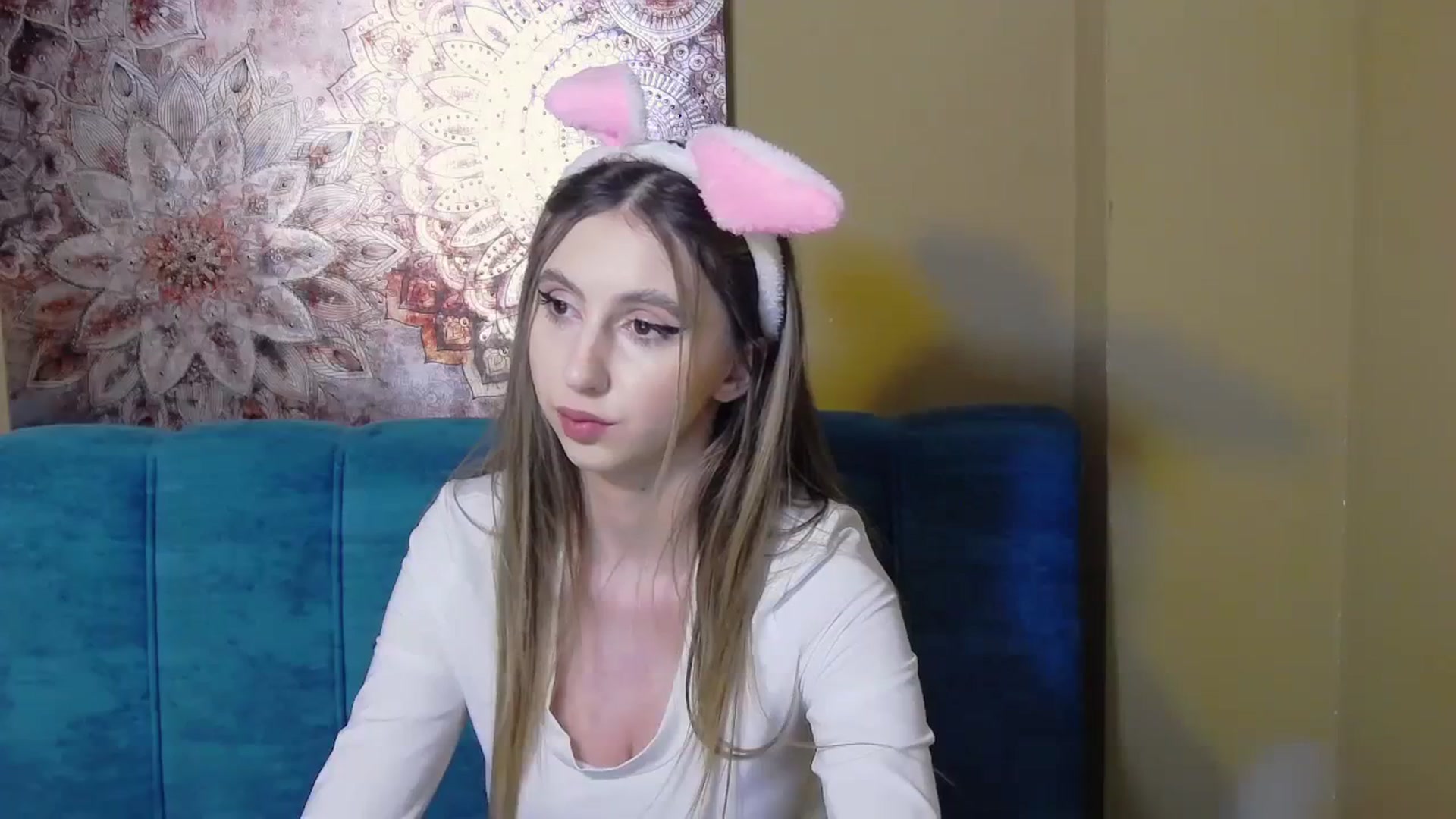 Gallery image thumbnail from KatArt's myfreecams stream on, 03/31/2024, 17:40 image 5 of 20