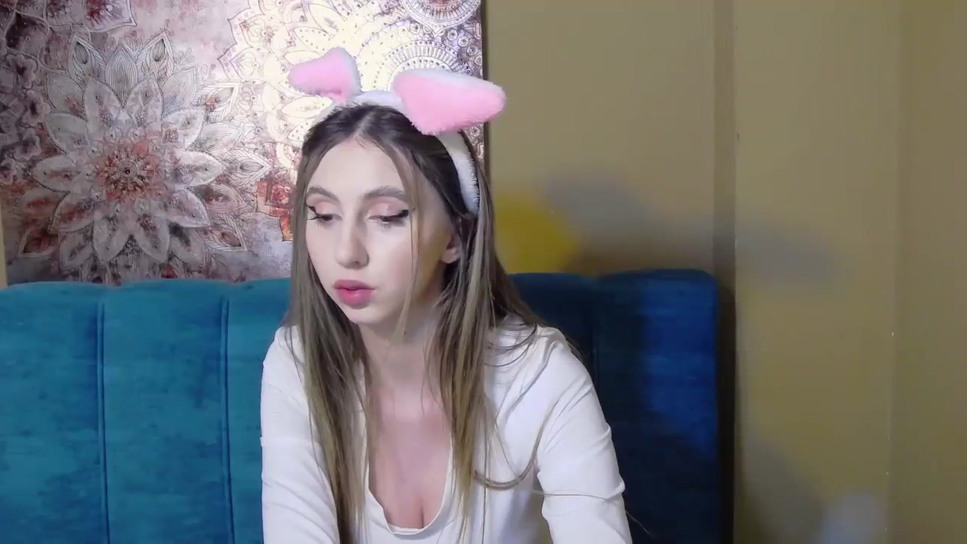Gallery image thumbnail from KatArt's myfreecams stream on, 03/31/2024, 17:40 image 4 of 20