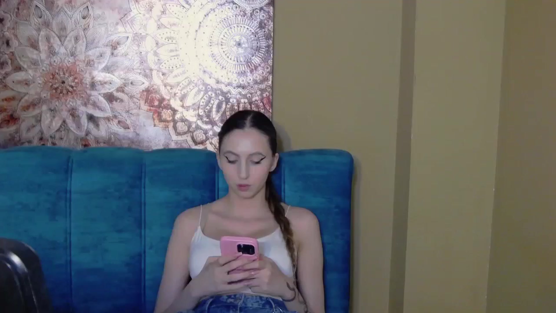 Gallery image thumbnail from KatArt's myfreecams stream on, 04/03/2024, 22:18 image 10 of 20