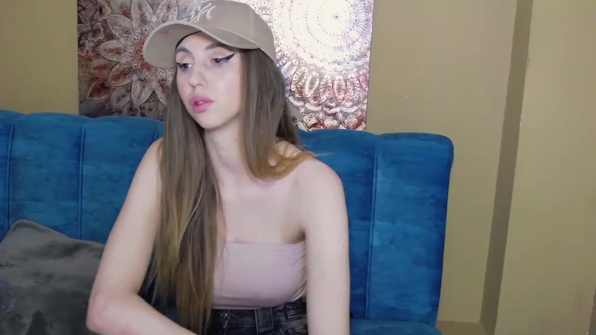 Gallery image thumbnail from KatArt's myfreecams stream on, 04/06/2024, 20:30 image 2 of 20