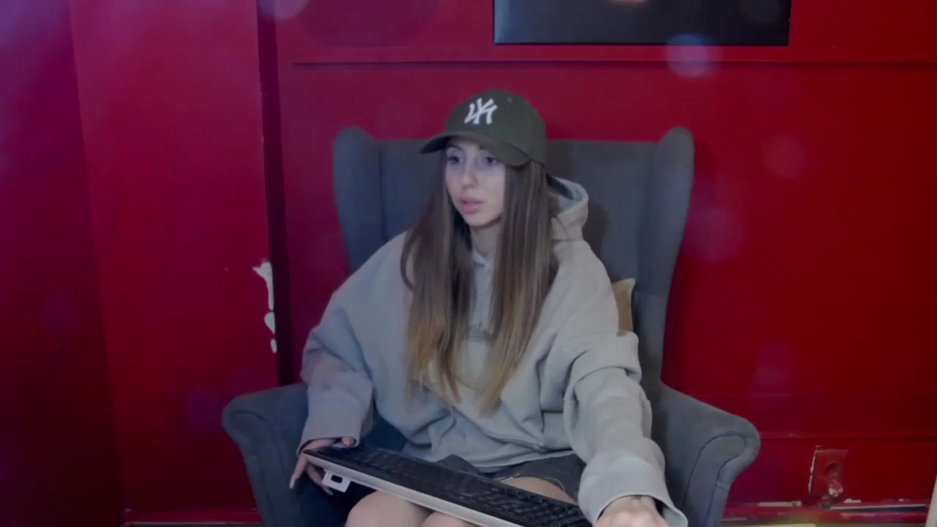 Gallery image thumbnail from KatArt's myfreecams stream on, 04/15/2024, 22:01 image 15 of 20