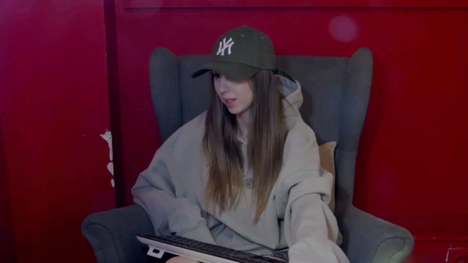 Gallery image thumbnail from KatArt's myfreecams stream on, 04/15/2024, 22:01 image 17 of 20