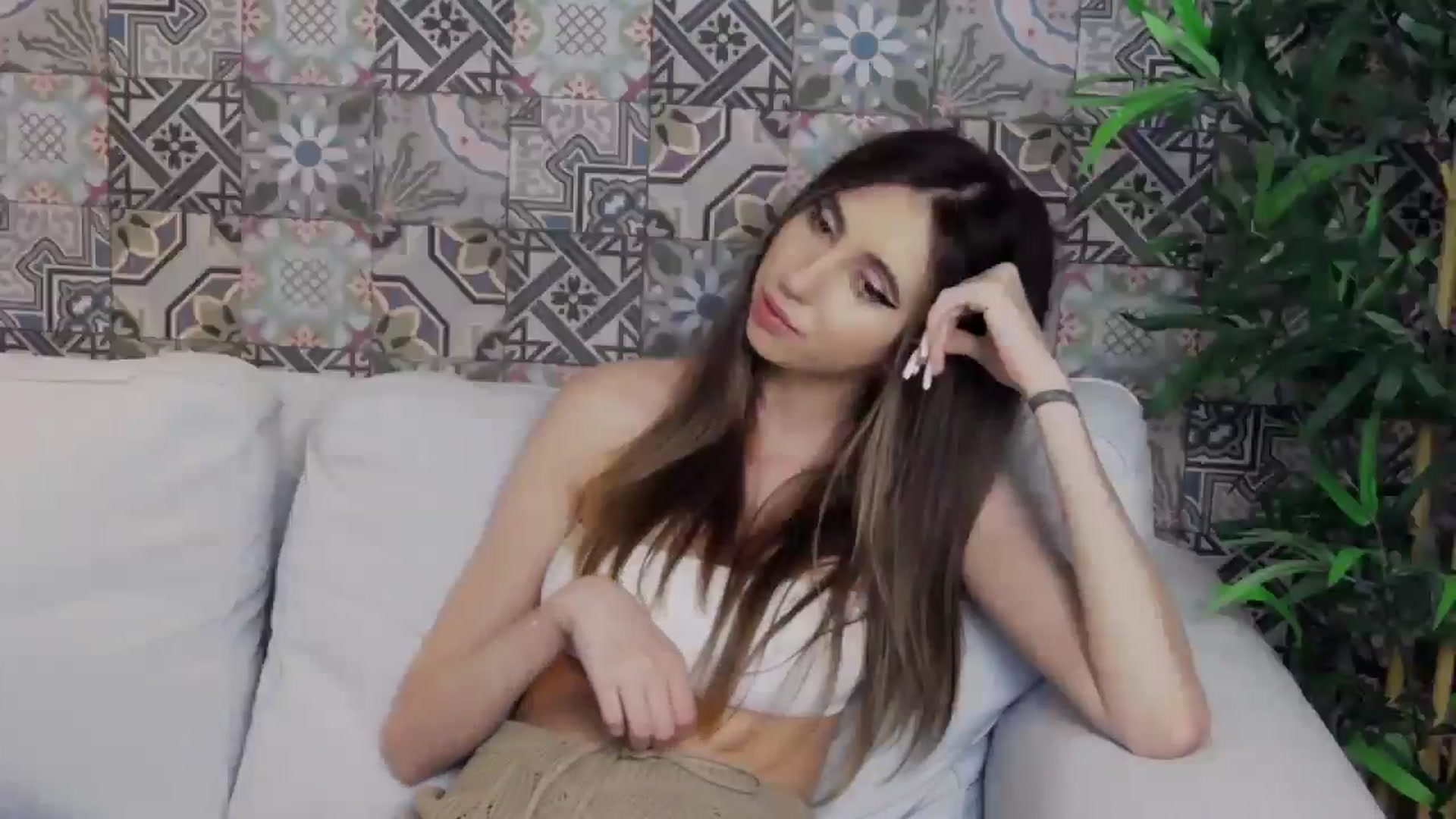 Gallery image thumbnail from KatArt's myfreecams stream on, 06/04/2024, 21:14 image 16 of 20