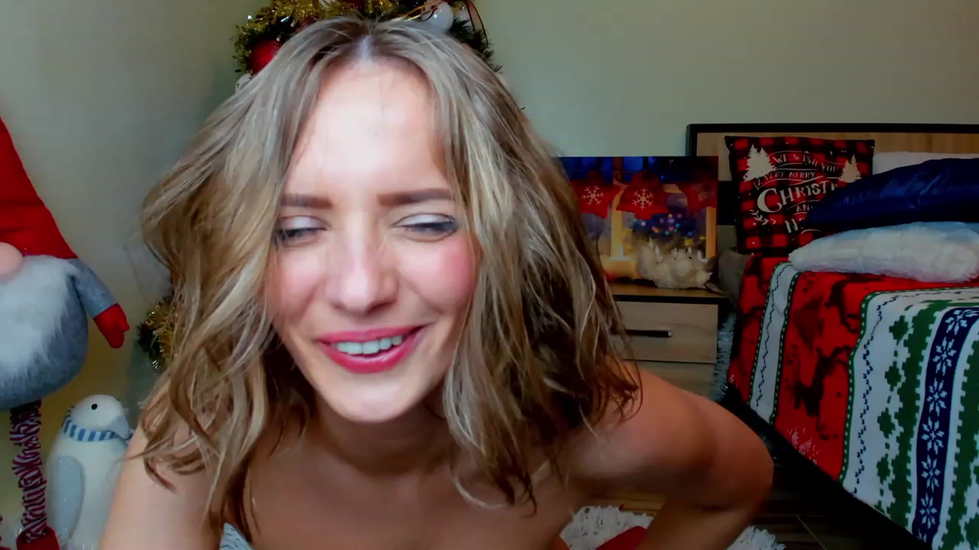 Gallery image thumbnail from KatBirdie's myfreecams stream on, 12/03/2022, 22:07 image 10 of 20