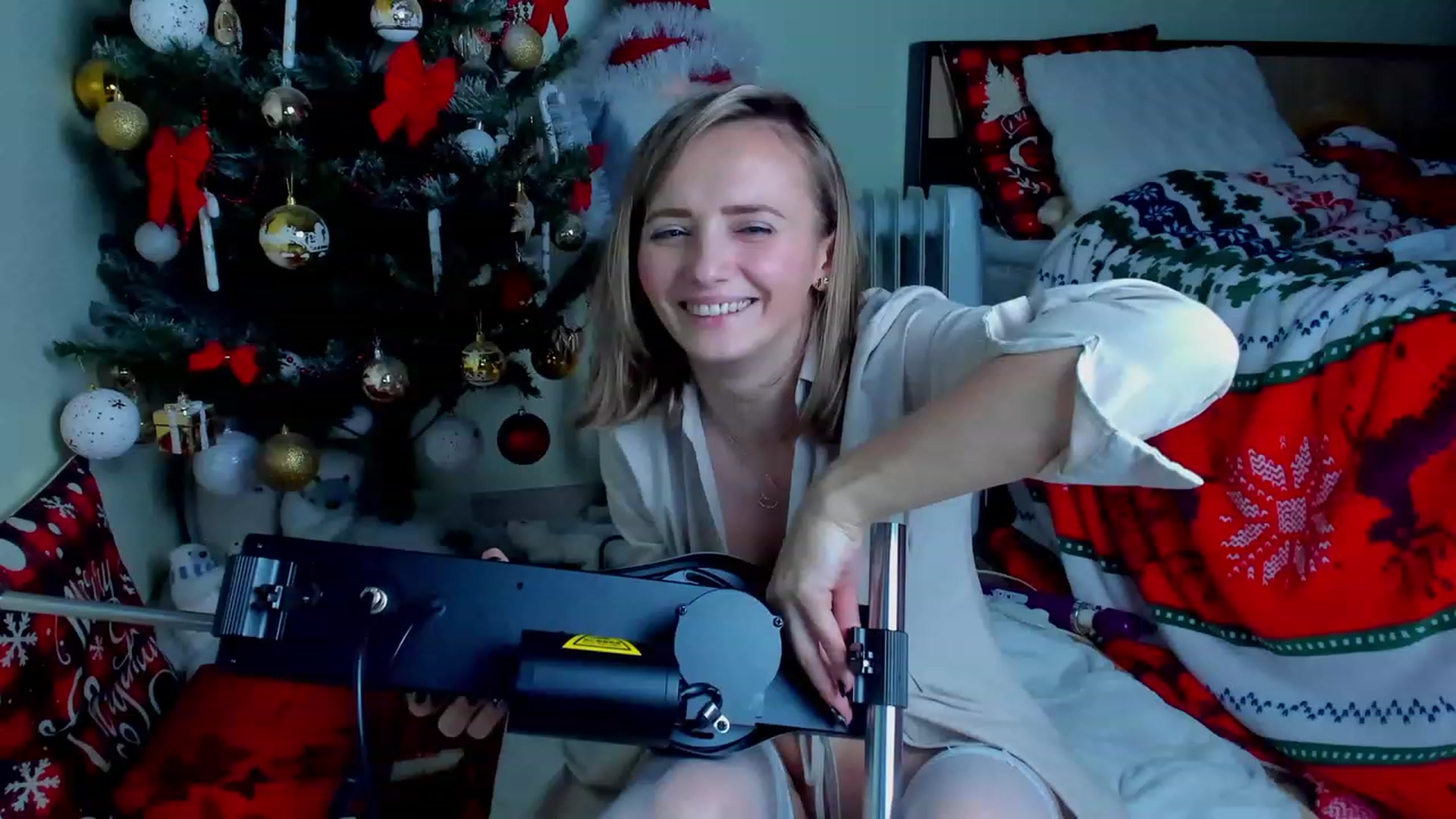 Gallery image thumbnail from KatBirdie's myfreecams stream on, 12/26/2022, 22:22 image 16 of 20