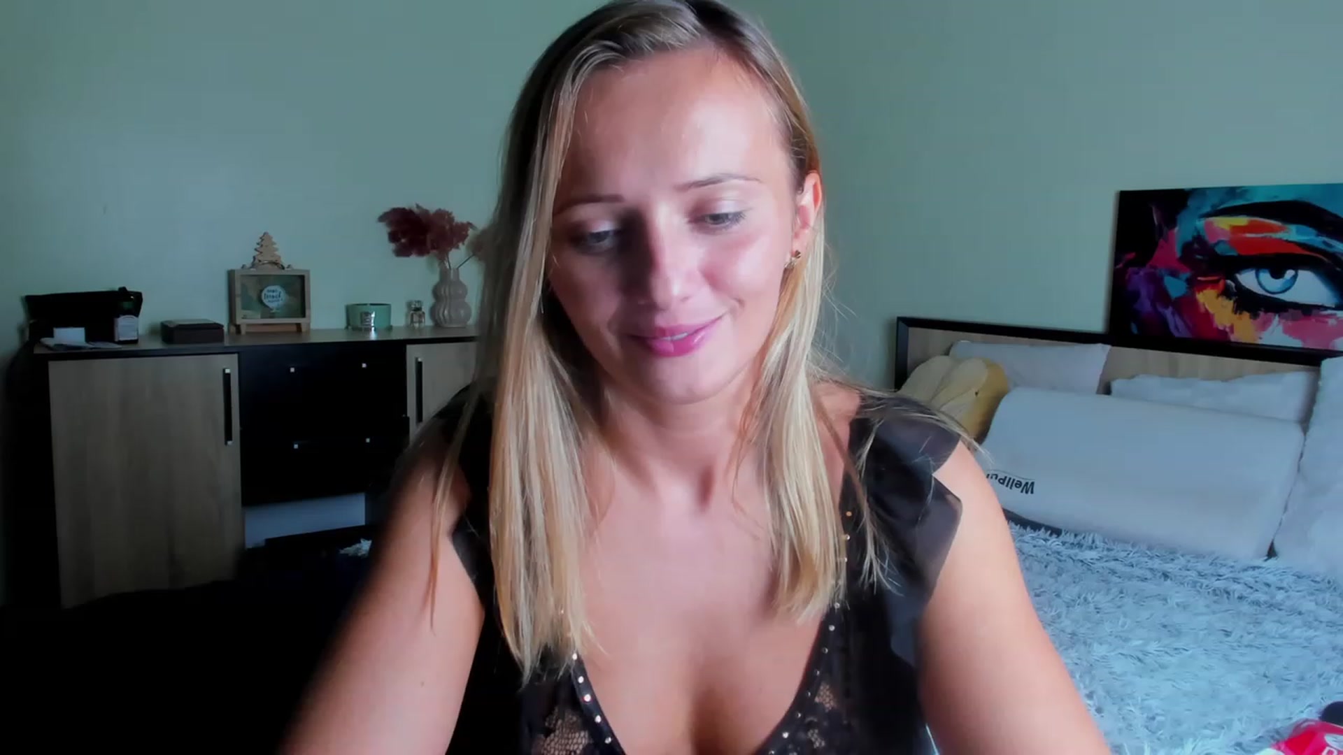 Gallery image thumbnail from KatBirdie_x's myfreecams stream on, 09/19/2023, 18:24 image 20 of 20