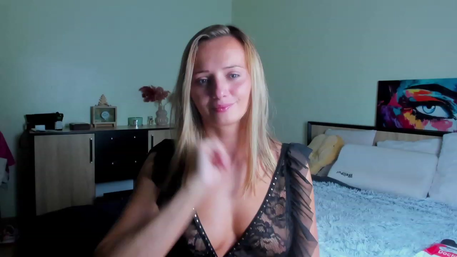 Gallery image thumbnail from KatBirdie_x's myfreecams stream on, 09/19/2023, 18:24 image 1 of 20