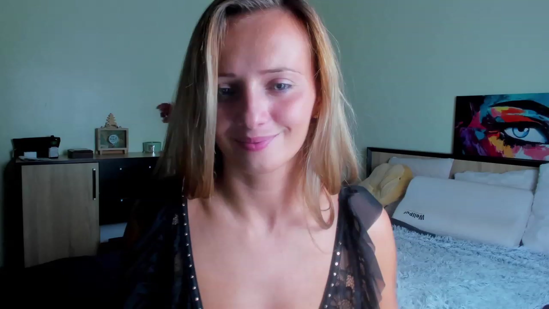 Gallery image thumbnail from KatBirdie_x's myfreecams stream on, 09/19/2023, 18:24 image 11 of 20