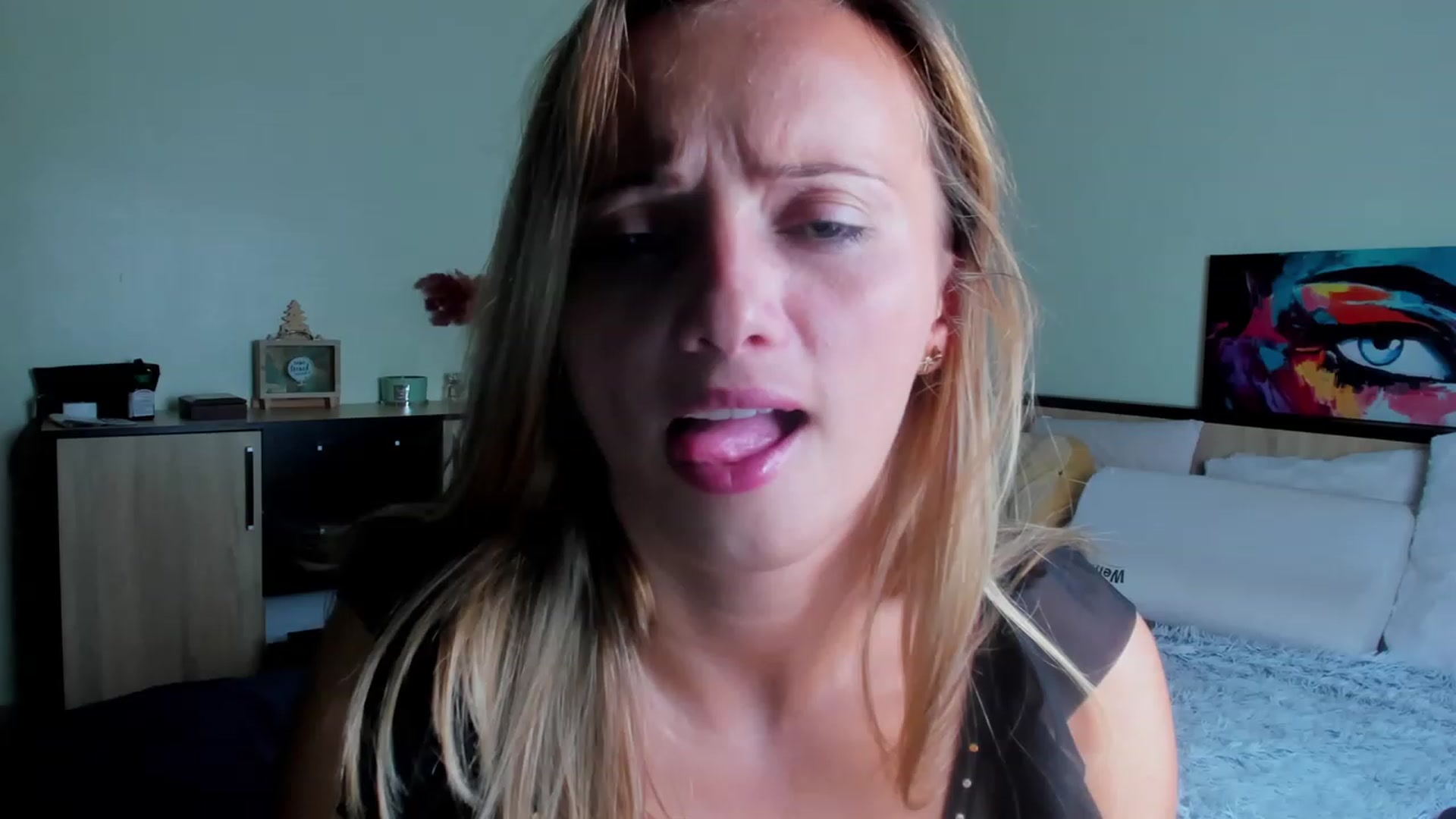 Gallery image thumbnail from KatBirdie_x's myfreecams stream on, 09/19/2023, 18:24 image 8 of 20