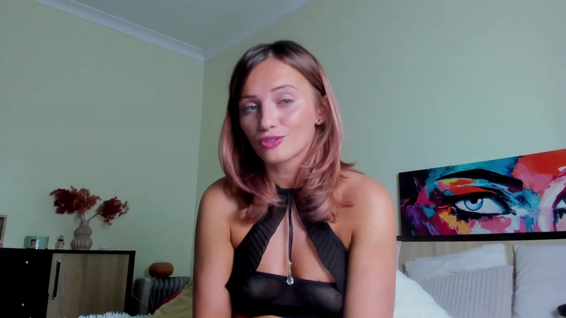 Gallery image thumbnail from KatBirdie_x's myfreecams stream on, 09/20/2023, 21:18 image 17 of 20