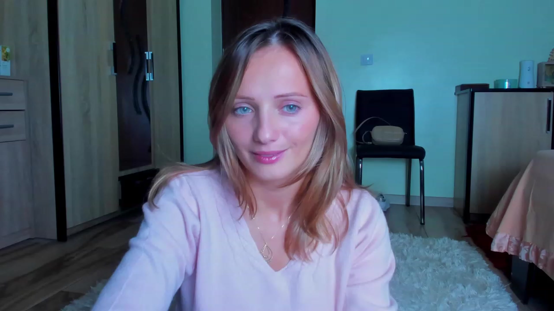 Gallery image thumbnail from KatBirdie_x's myfreecams stream on, 10/10/2023, 16:45 image 18 of 20