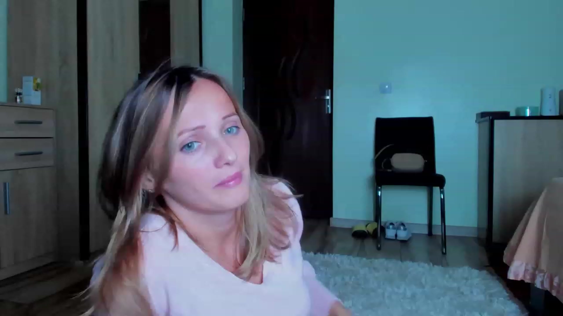 Gallery image thumbnail from KatBirdie_x's myfreecams stream on, 10/10/2023, 16:45 image 17 of 20