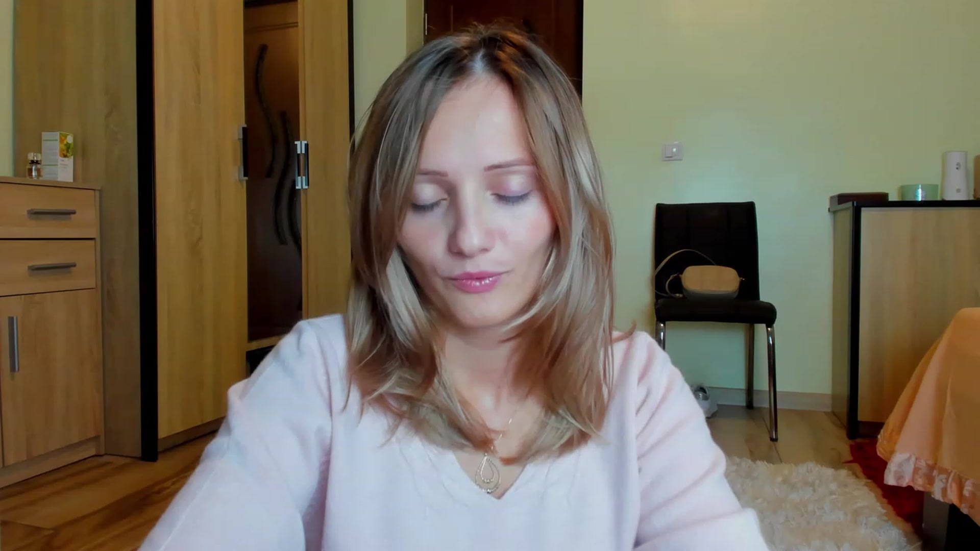 Gallery image thumbnail from KatBirdie_x's myfreecams stream on, 10/10/2023, 16:45 image 1 of 20