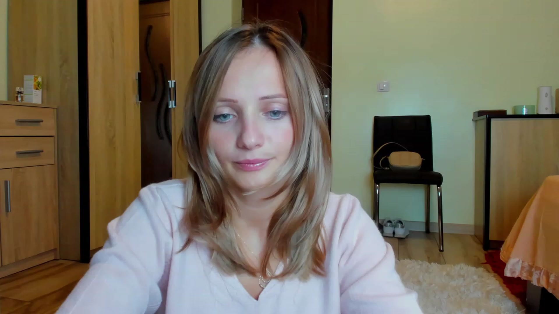 Gallery image thumbnail from KatBirdie_x's myfreecams stream on, 10/10/2023, 16:45 image 5 of 20