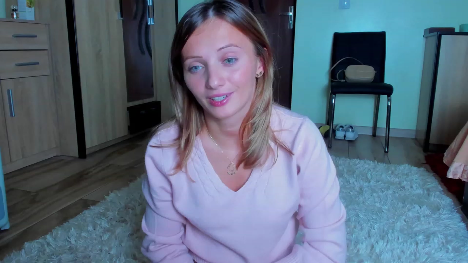 Gallery image thumbnail from KatBirdie_x's myfreecams stream on, 10/10/2023, 17:31 image 18 of 20