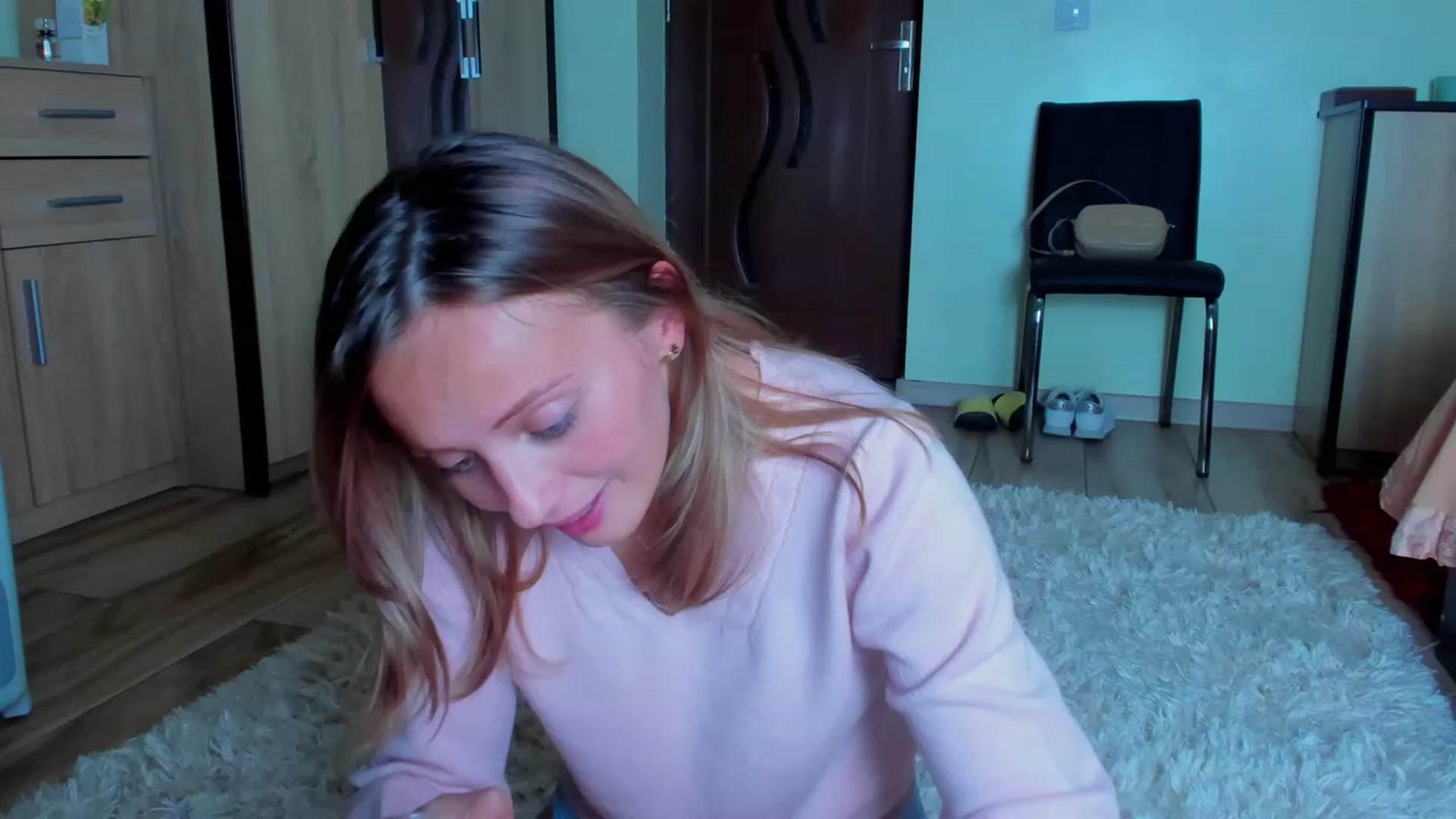 Gallery image thumbnail from KatBirdie_x's myfreecams stream on, 10/10/2023, 17:31 image 15 of 20