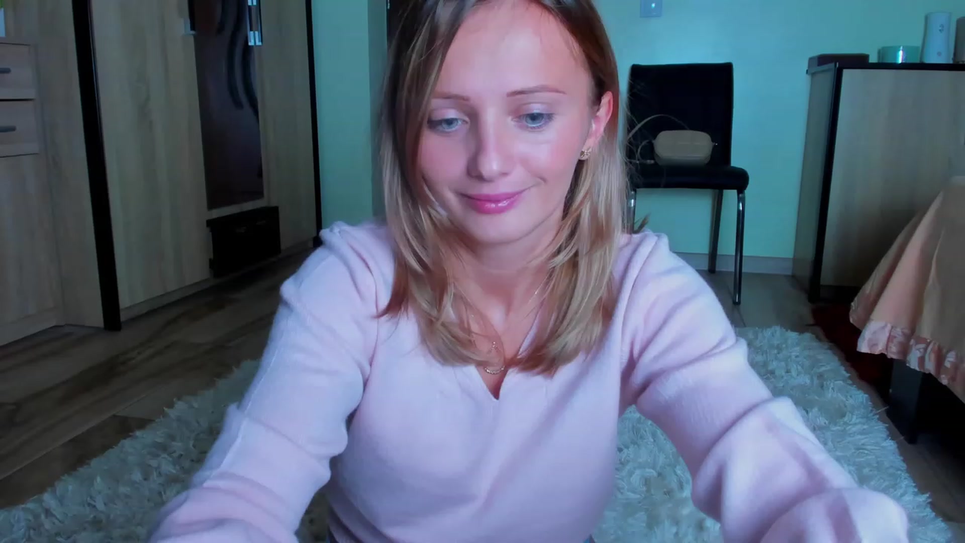 Gallery image thumbnail from KatBirdie_x's myfreecams stream on, 10/10/2023, 17:31 image 1 of 20
