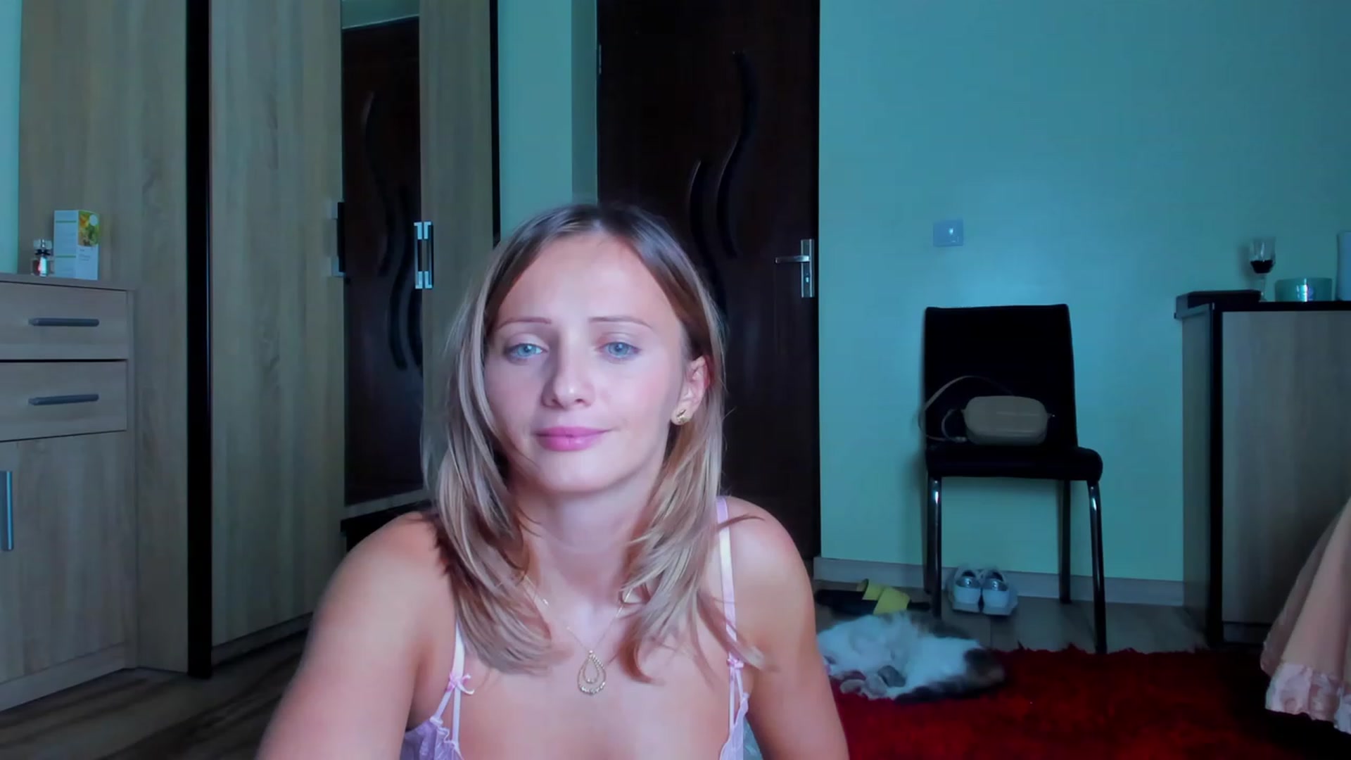 Gallery image thumbnail from KatBirdie_x's myfreecams stream on, 10/10/2023, 20:35 image 4 of 20