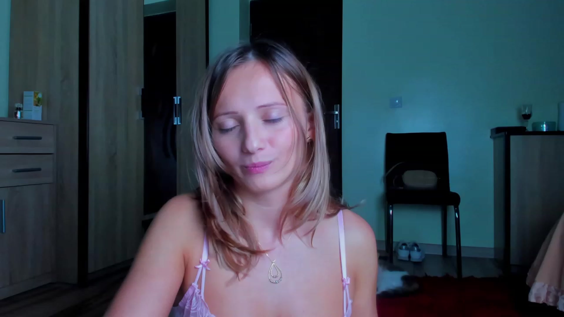 Gallery image thumbnail from KatBirdie_x's myfreecams stream on, 10/10/2023, 20:35 image 11 of 20